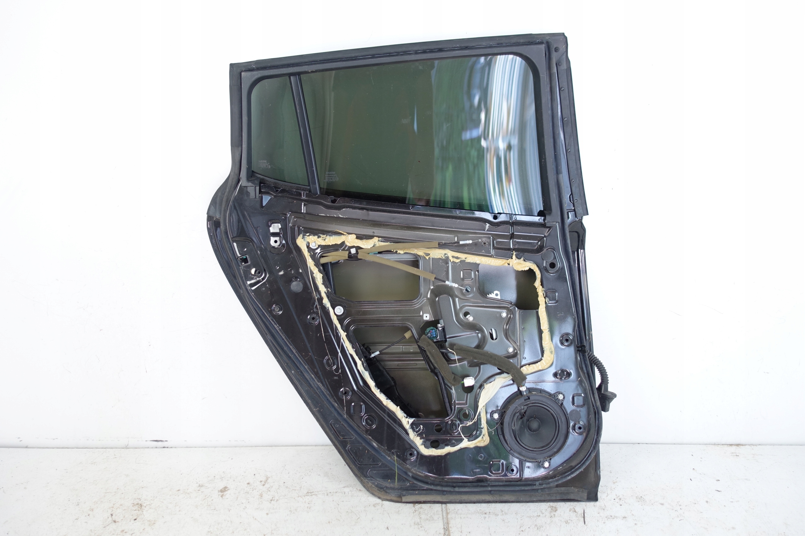 door left rear part left rear. NISSAN LEAF and 2010-2017