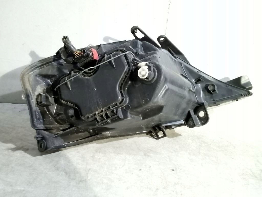 Citroen C3 and light left front front