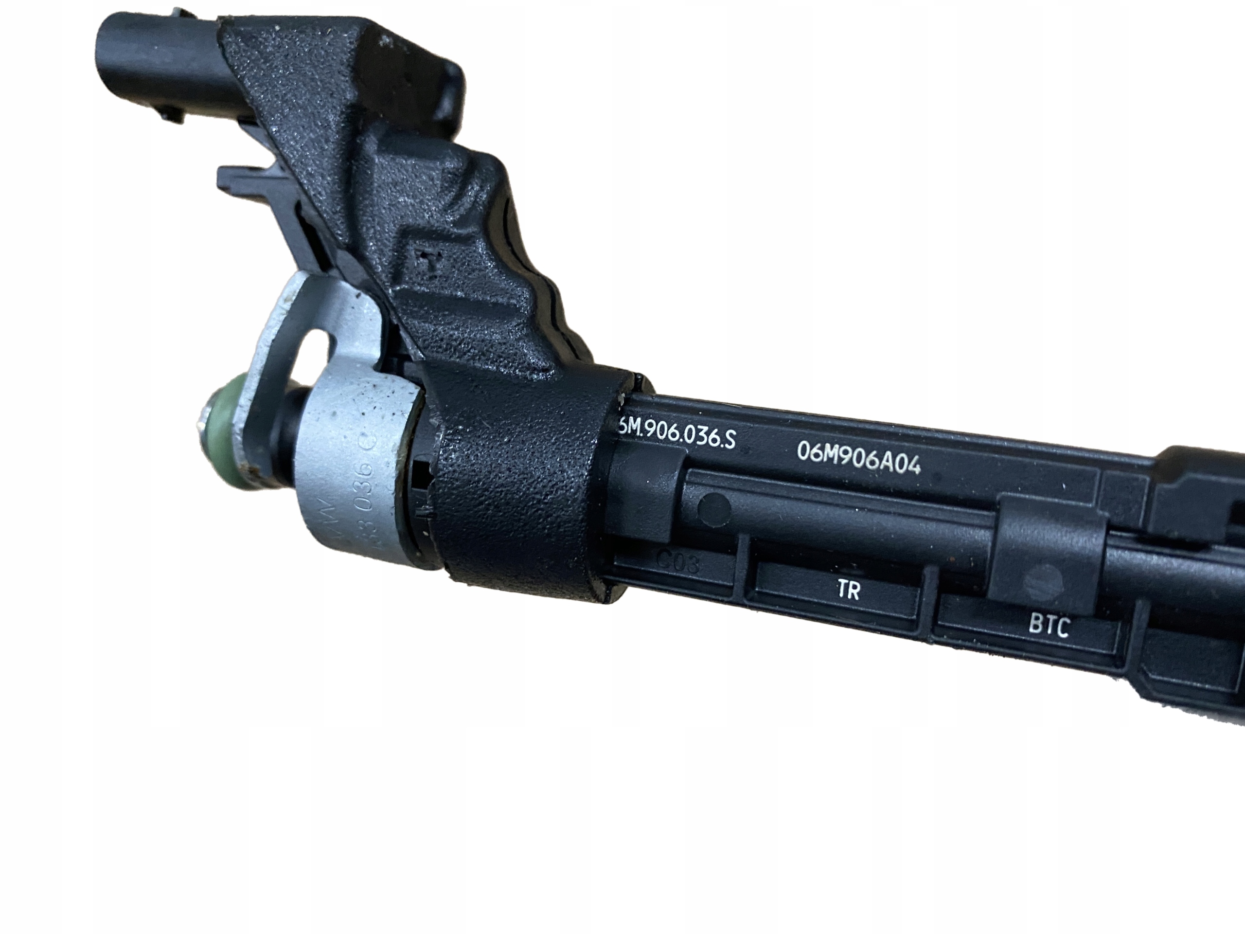 AUDI RS4 RS5 8W B9 injector 06M906036S