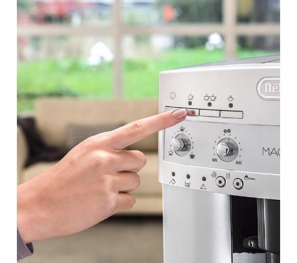 EKSPRES DeLONGHI ESAM3200 Magnifica Automat 1450W Moc 1450 W