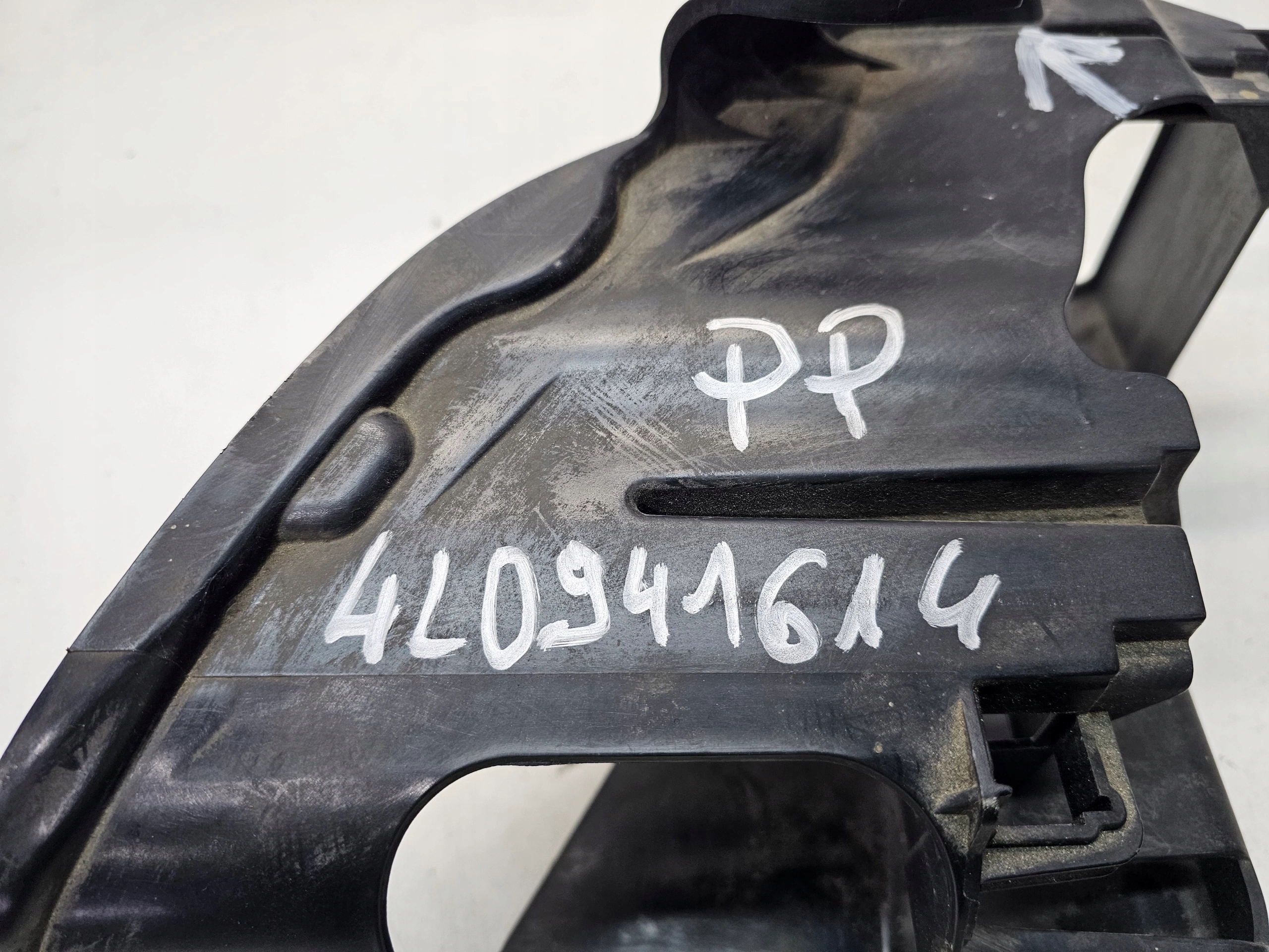 support holder REFLEKTORA right AUDI Q7 4L 4L0941614