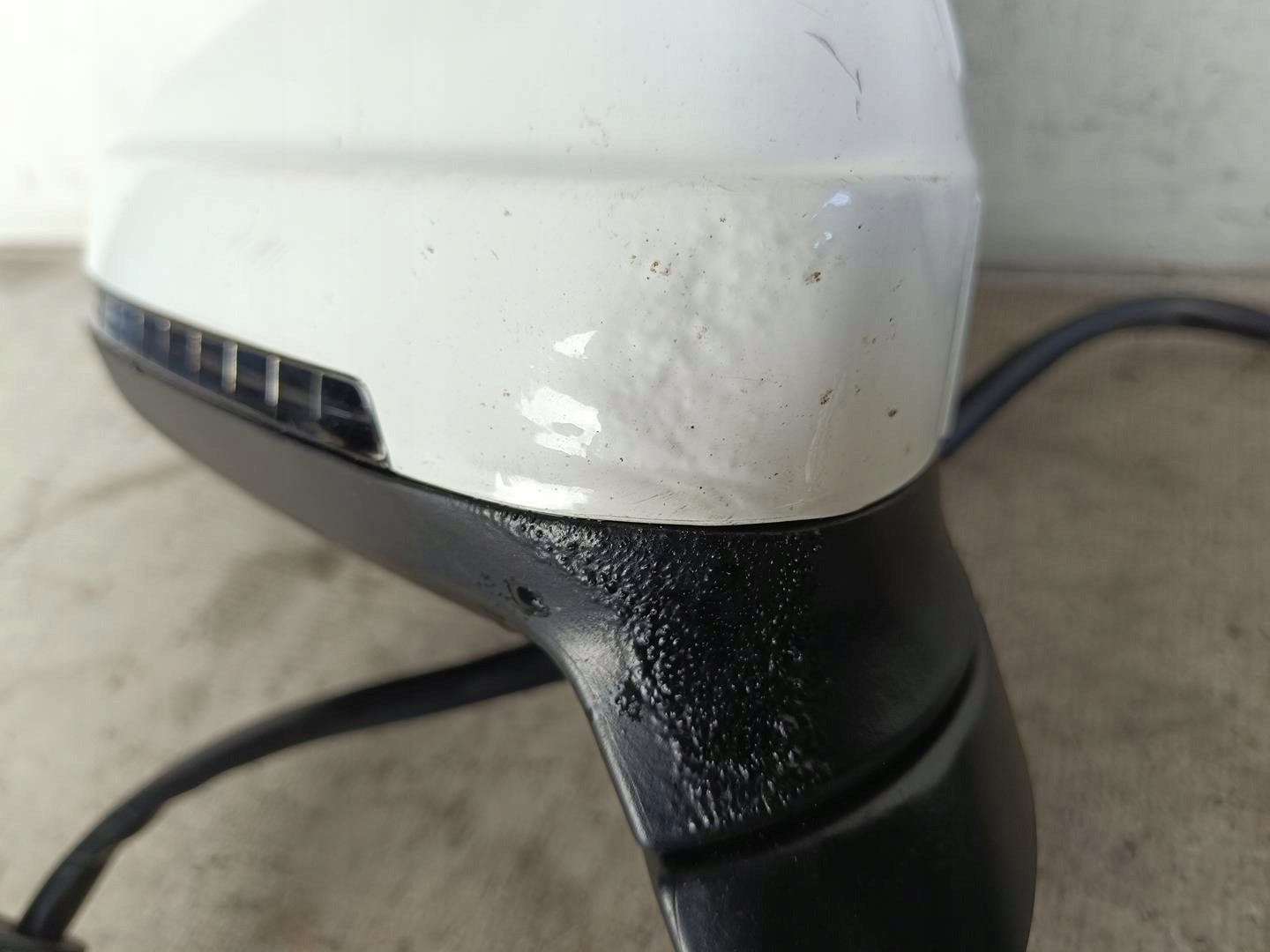 AUDI A4 B9 LUSTERKO PRAWE Strona zabudowy prawa