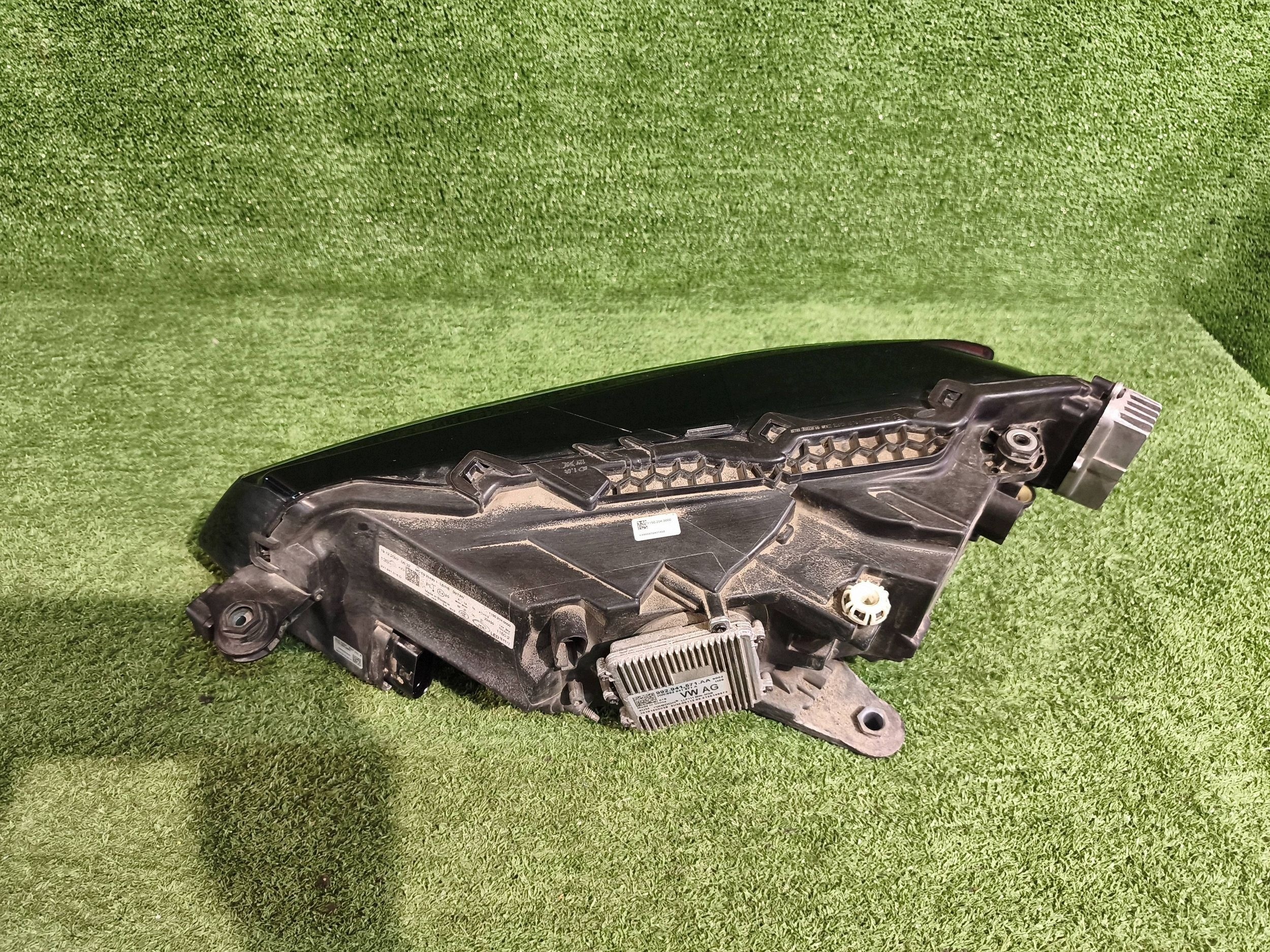 REFLEKTOR right front SKODA SUPERB III 19- LIFT NR.R1523