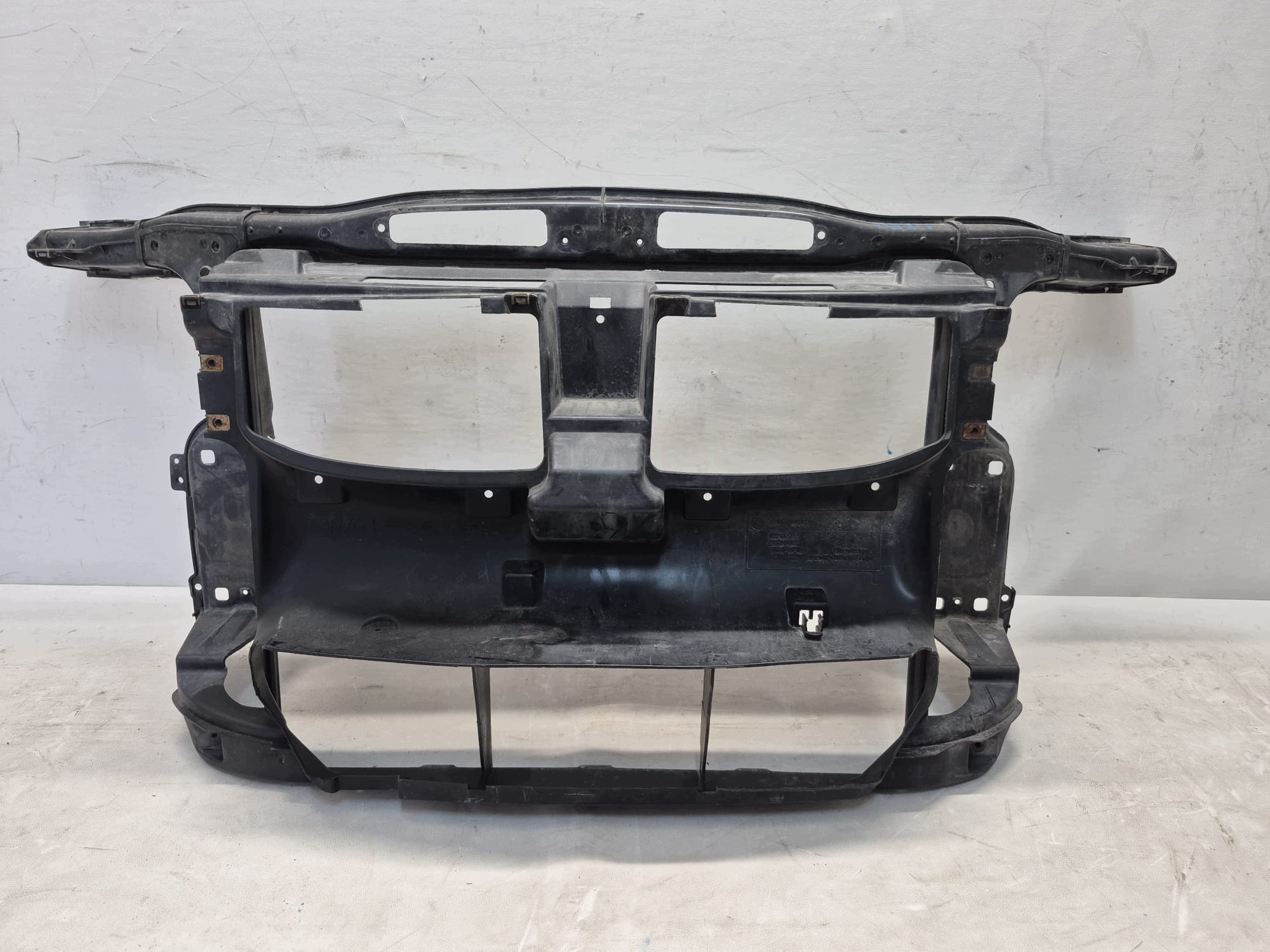 BMW 3 E90 E91 04-12 Armature Traverse