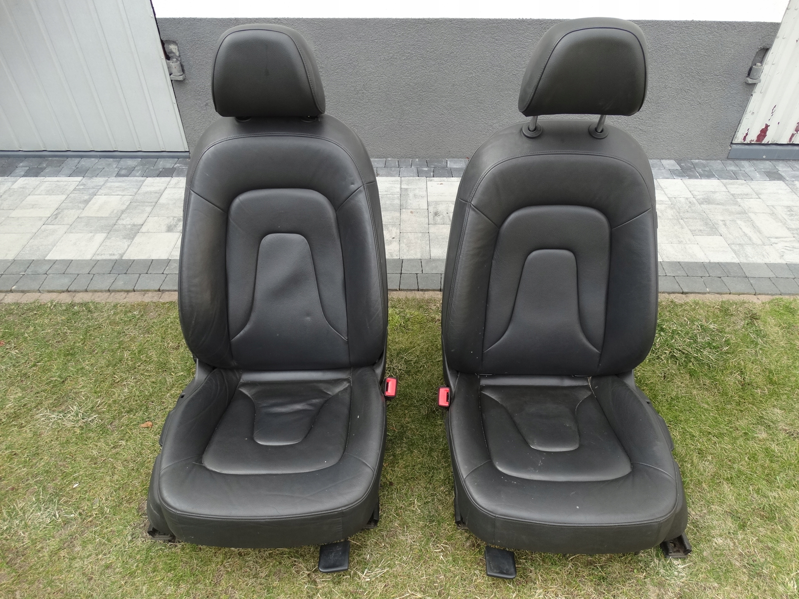 AUDI A4 B8 sedan 08-15 seats black leather armrest side