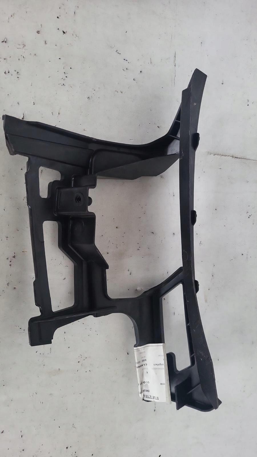 VOLKSWAGEN GOLF VI 6 08-> support holder of a bumper front left 5K0807723B