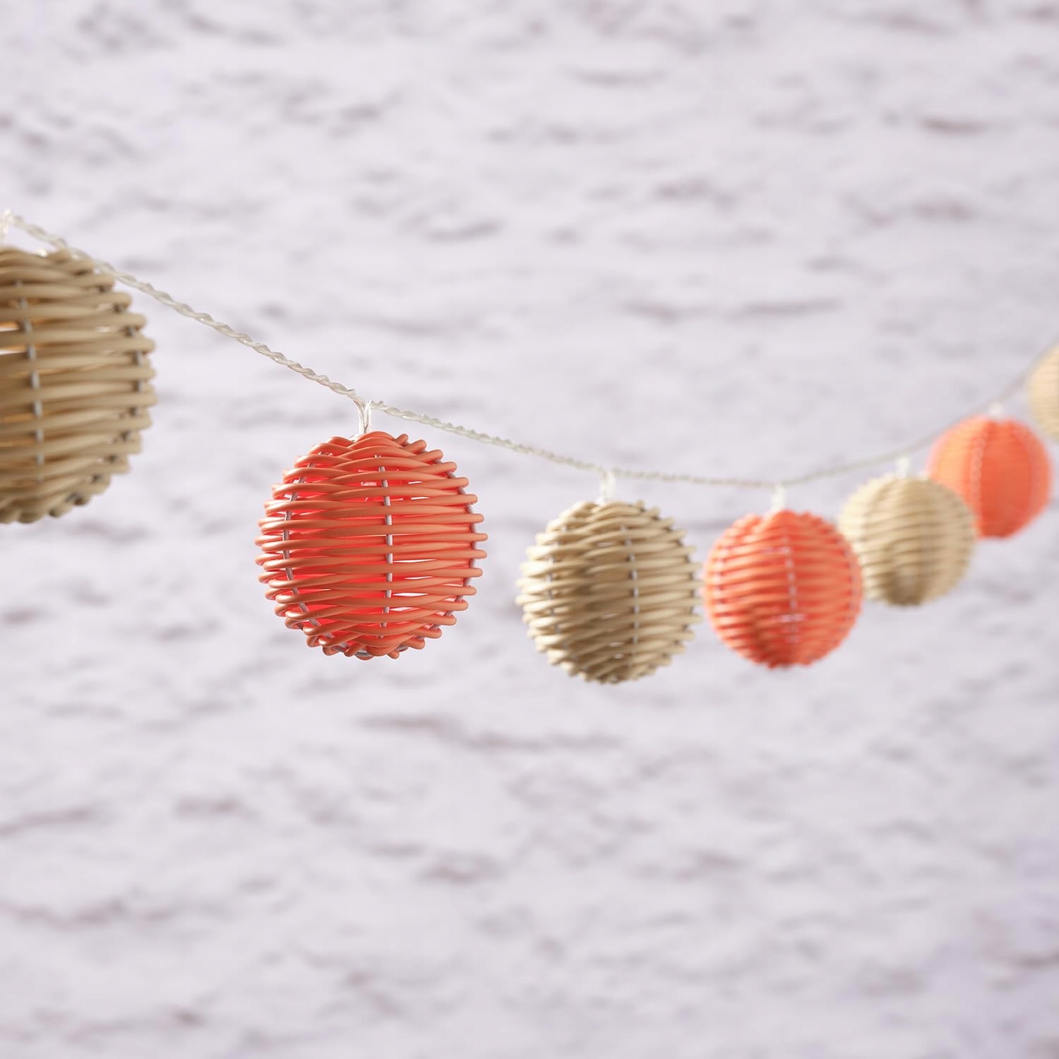 LIGHTS4FUN 10 LED Solarne Lampki Rattanowe Pomarańczowe Beżowe Ogród Balkon — miniatura 3