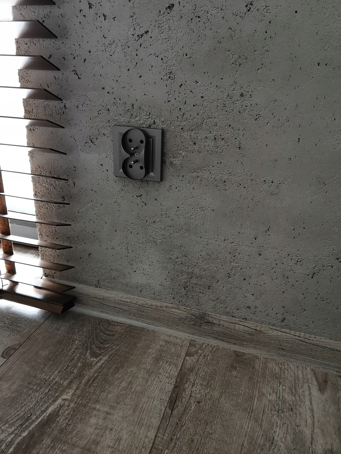 Betonová strukturovaná stěna 10-12 m2 BA-001 betonoptik