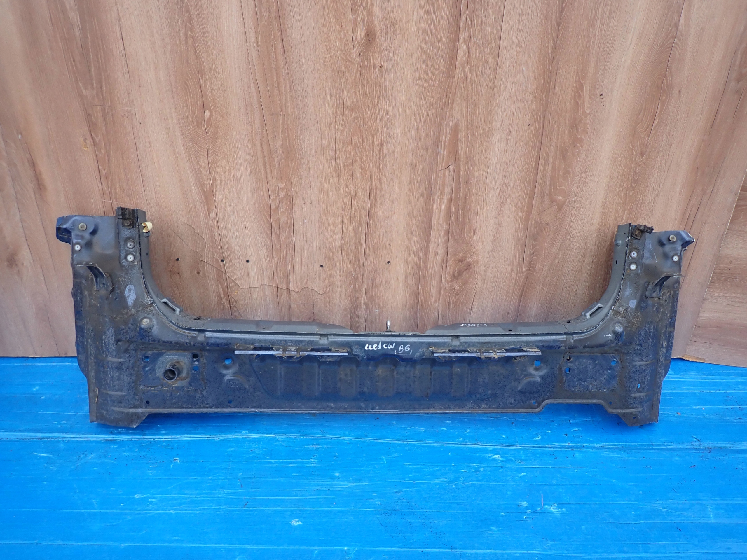 KIA CEED I KOMBI 07-12 PAS TYLNY B6