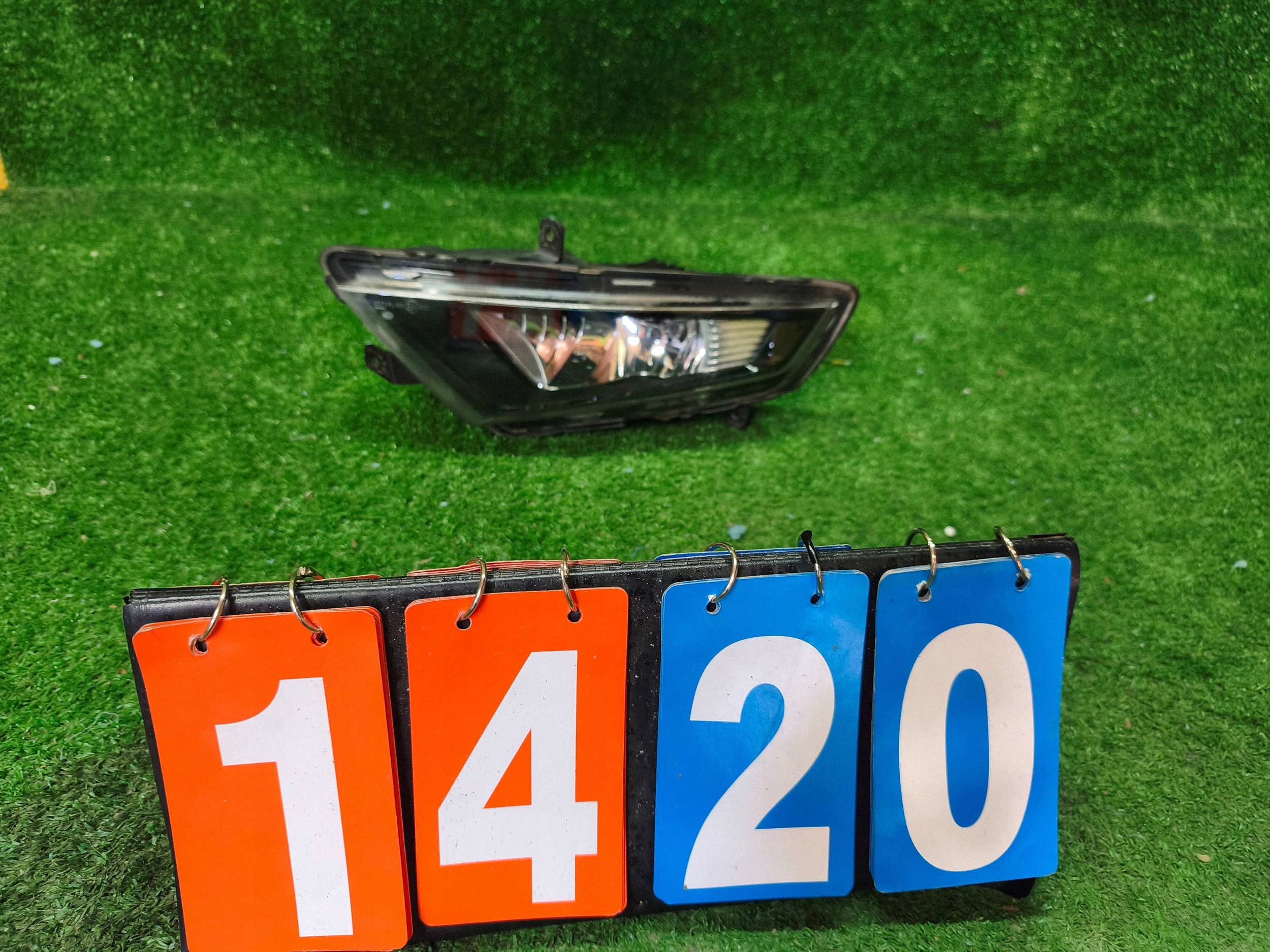 fog light left front SEAT LEON III 12- NR.H1420