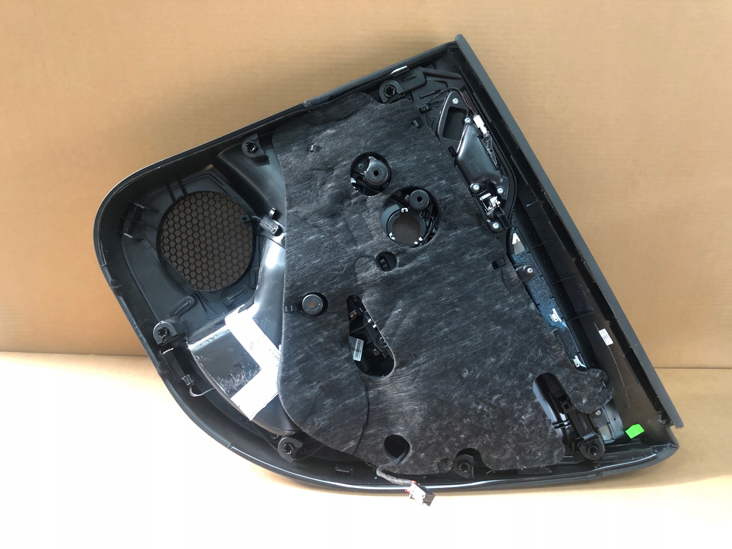 AUDI A3 S3 8V side door left rear part leather