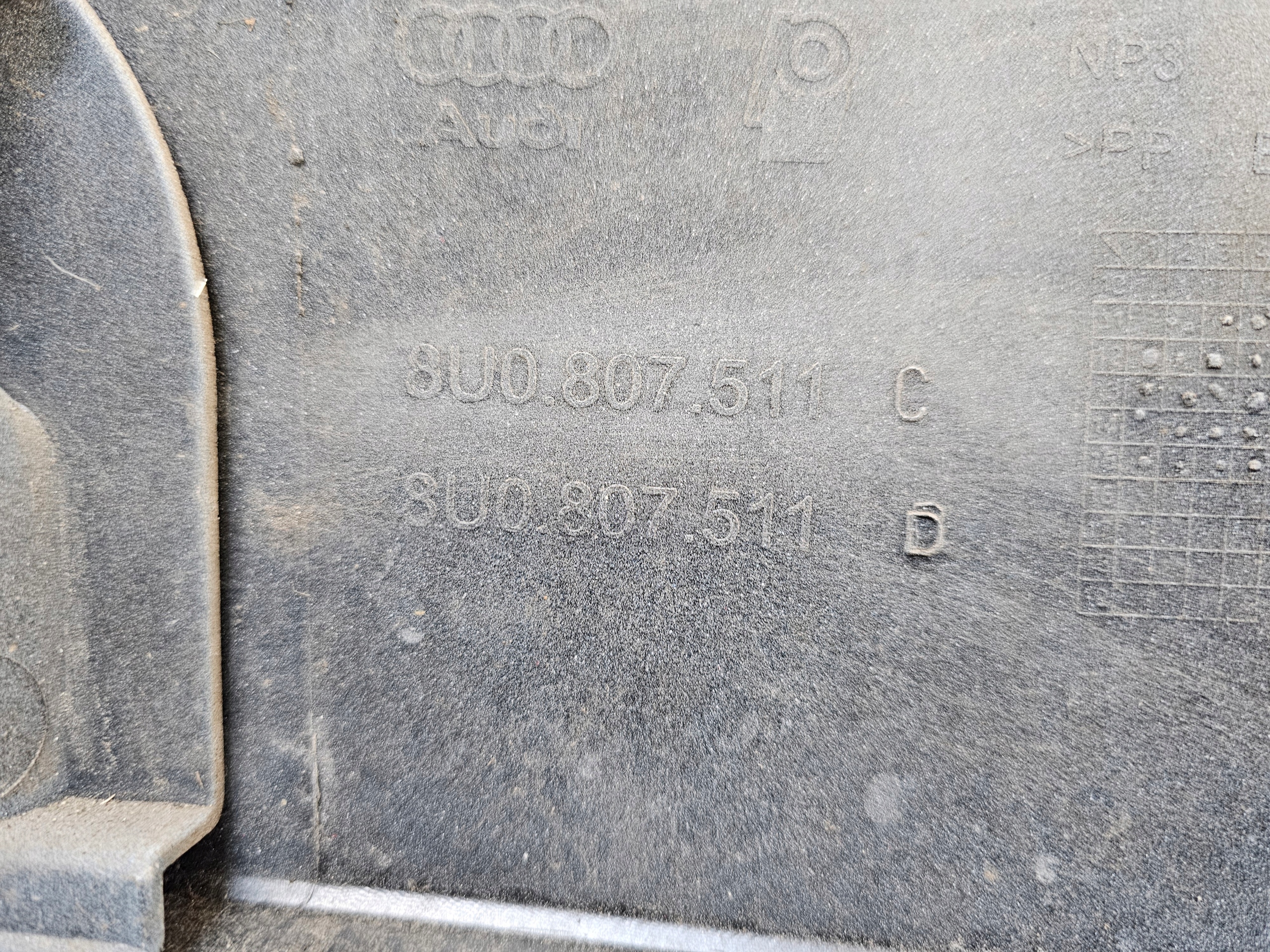 AUDI Q3 and bumper rear part rear SUV 8U0807511C below PDC