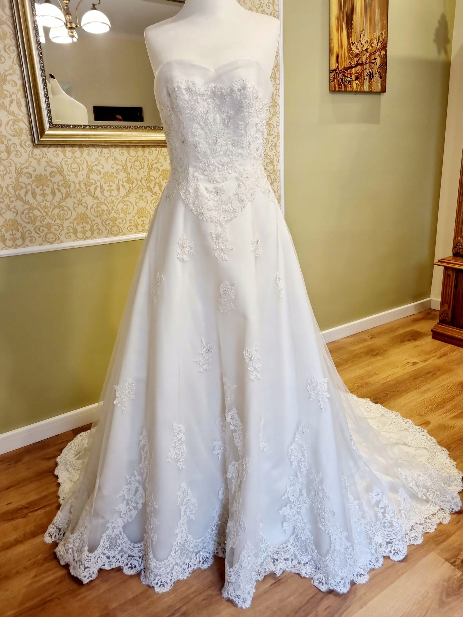 Španělské svatební šaty