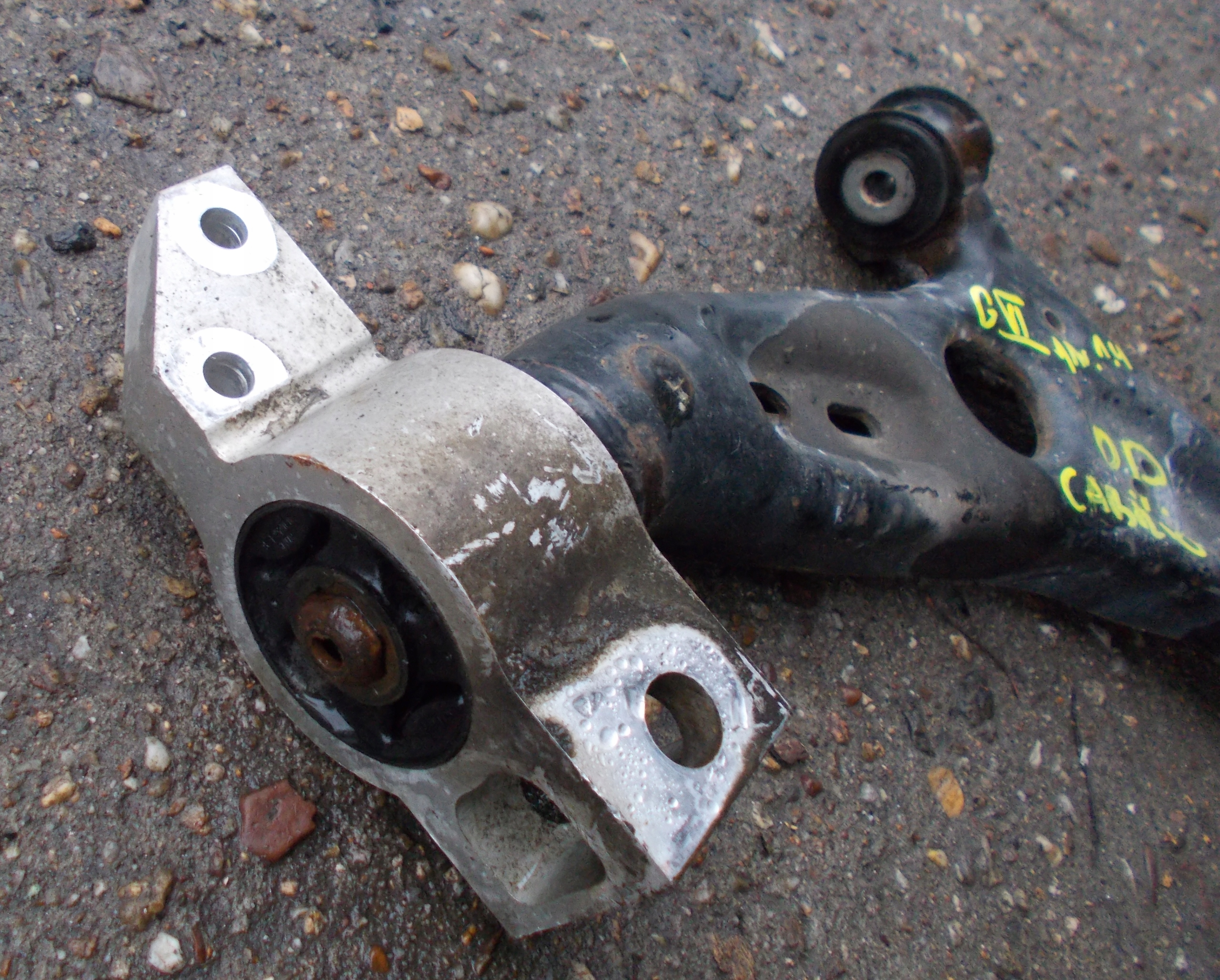 VW GOLF VI CABRIO 1.4 TSI 11R arm right front 1K0407152BC