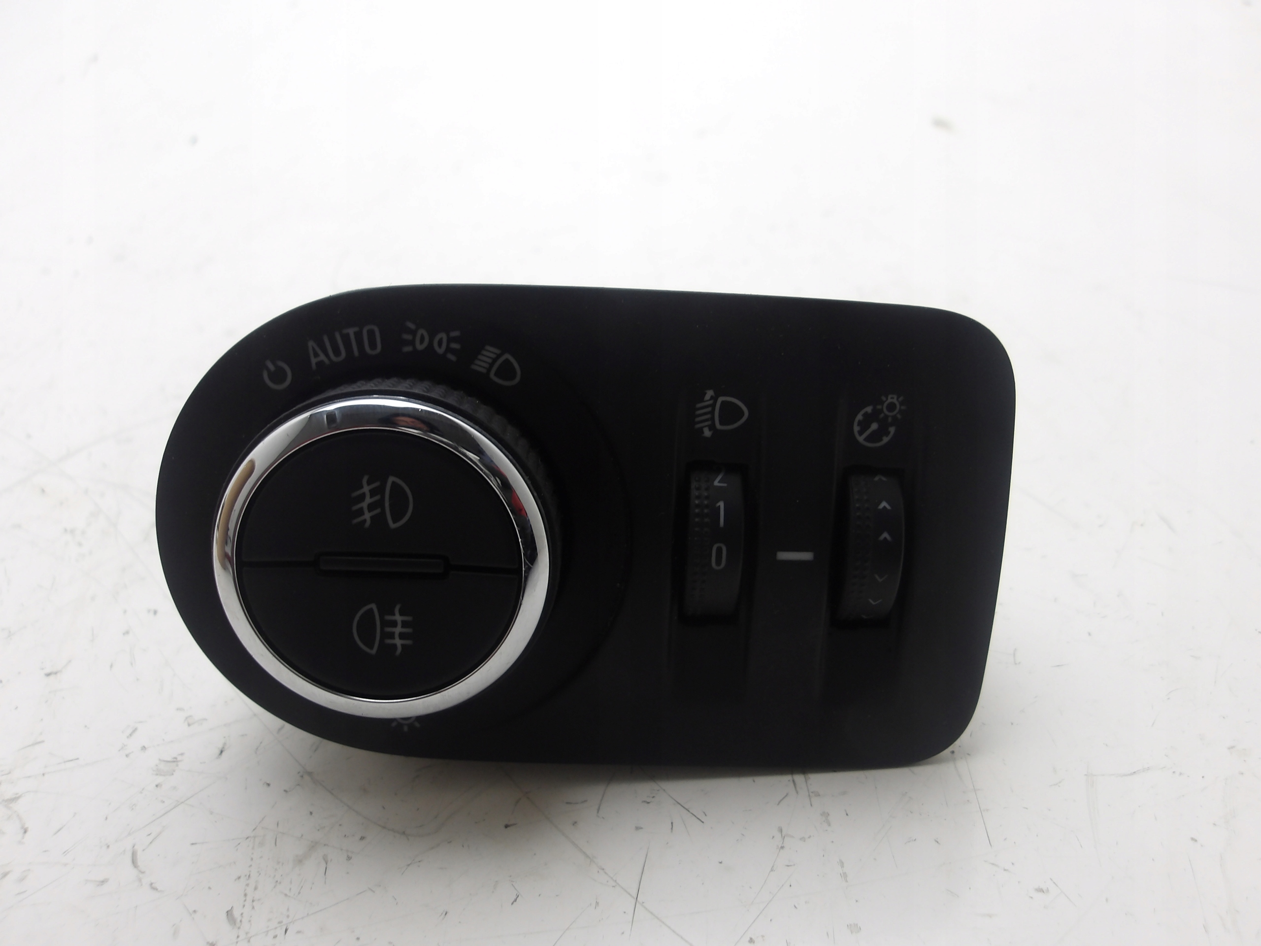 OPEL CORSA E 14-19 switch switch of the lights PANEL 13470446 OE