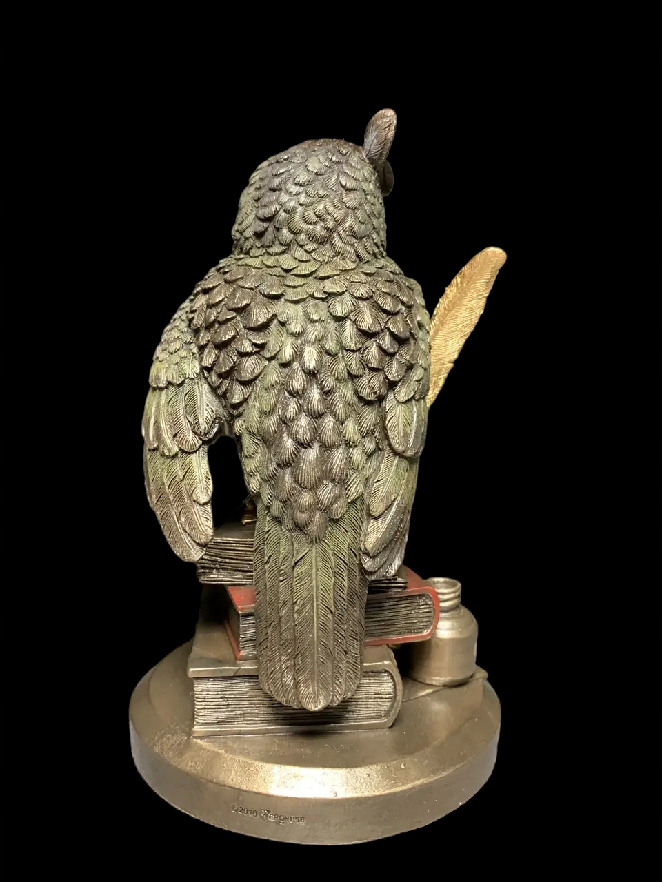 SOWA MĄDROŚCI NA KSIĄŻKACH VERONESE WU75033A5 Wysokość produktu 21.5 cm