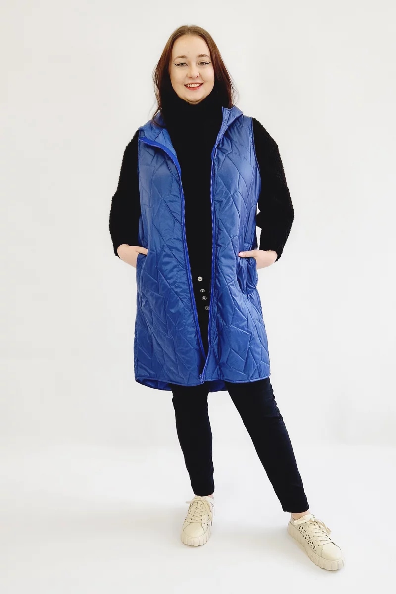 Dlouhá prošívaná vesta Plus Size, modrá, velikost 44