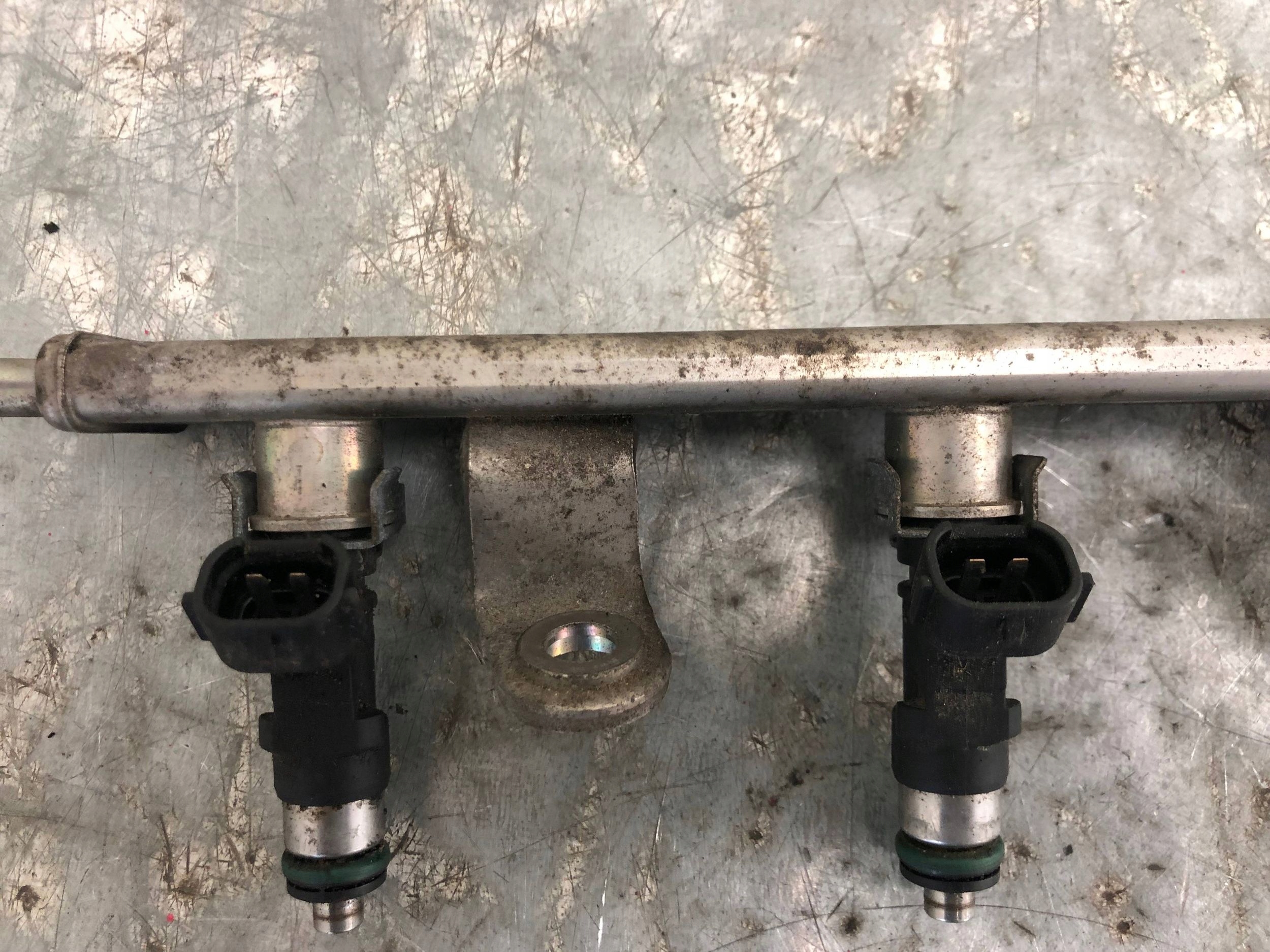 Rampe injection Injecteurs MITSUBISHI COLT VI 1.6B 1465A331