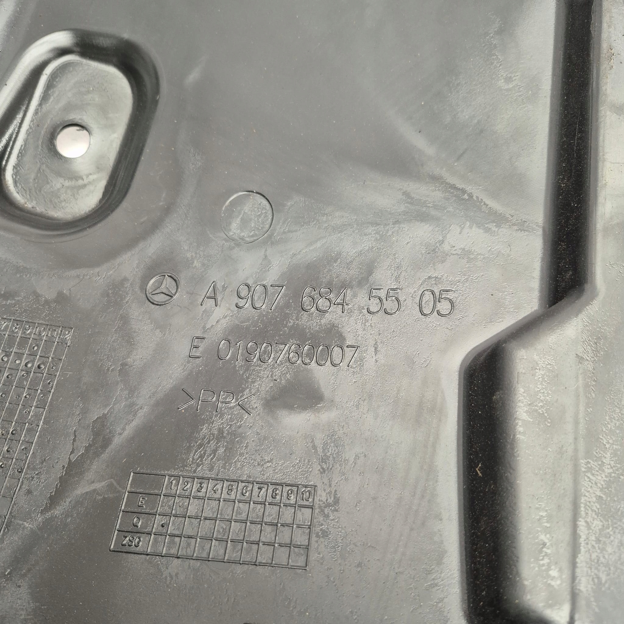 MERCEDES BENZ SPRINTER W907 W910 mudguard left front front new