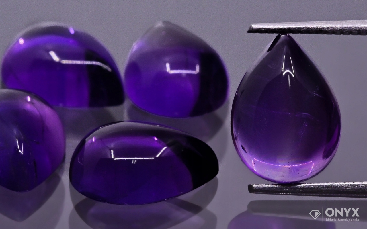 Ametyst A kabošon slza 15x10 mm