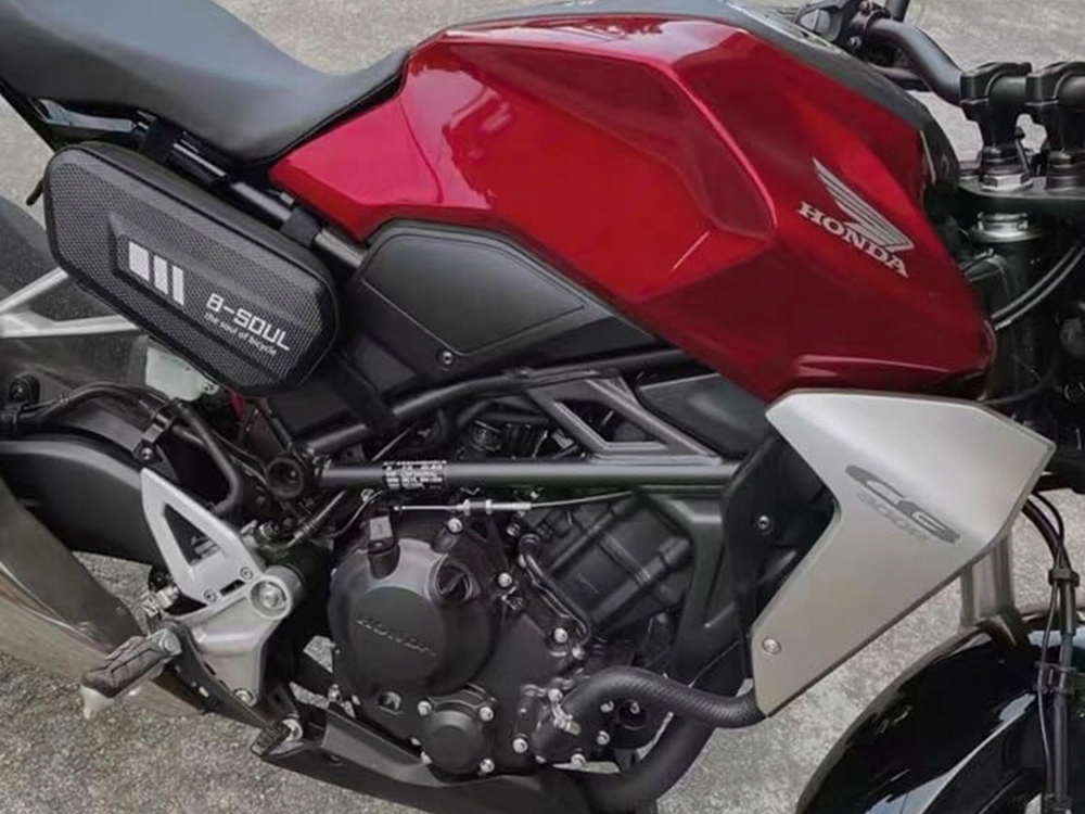 SAKWA ROWEROWA POD RAMĘ TORBA NA ROWER MOTOCYKL WODOODPORNA MOCNA SZTYWNA Kolor dominujący czarny