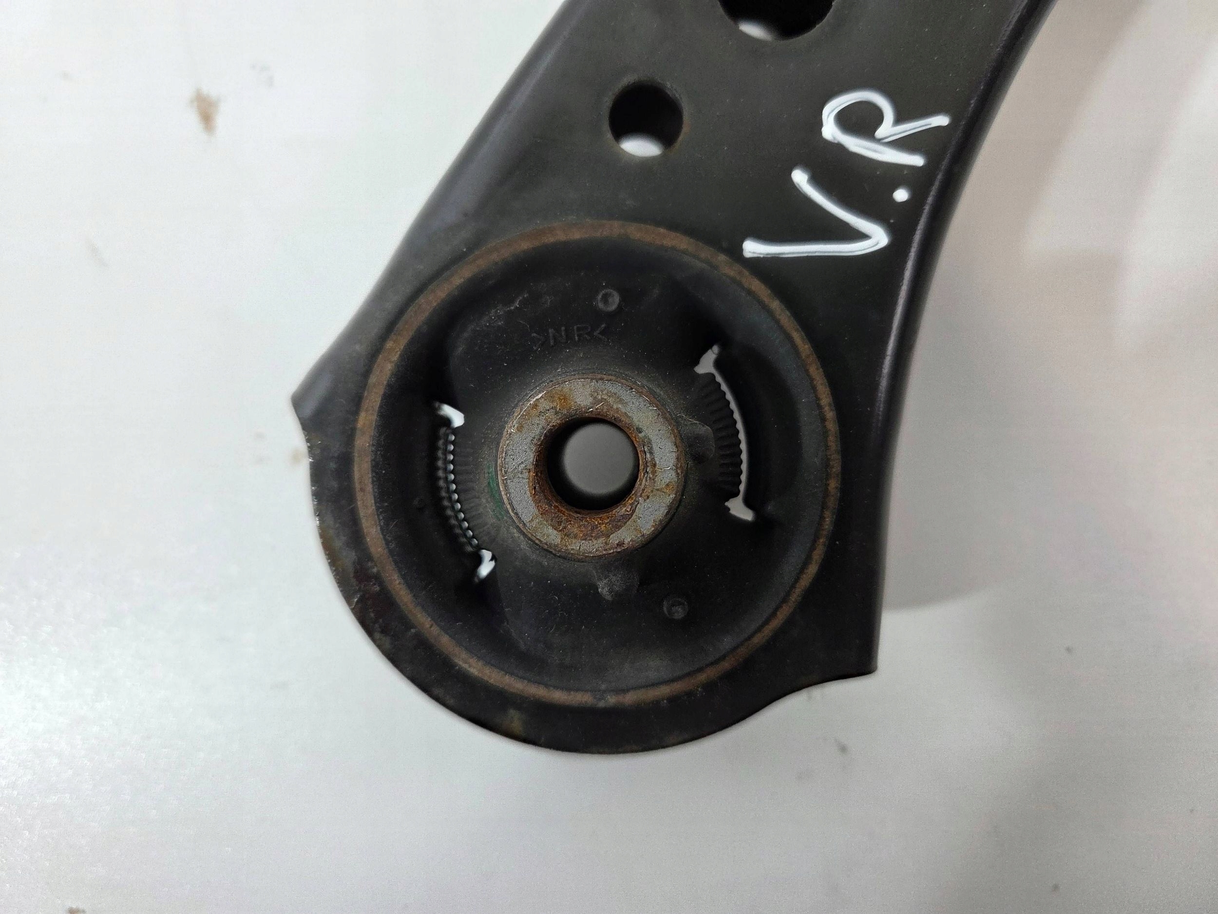 Toyota Corolla E210 E21 arm front right (Q849)