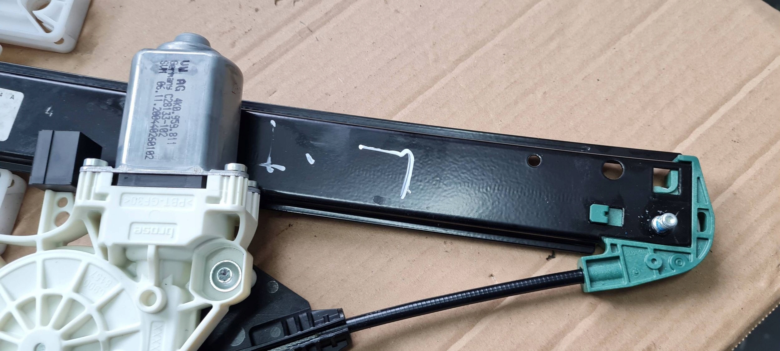 A6 C8 4K mechanism lift door windows left rear part 4K0839461