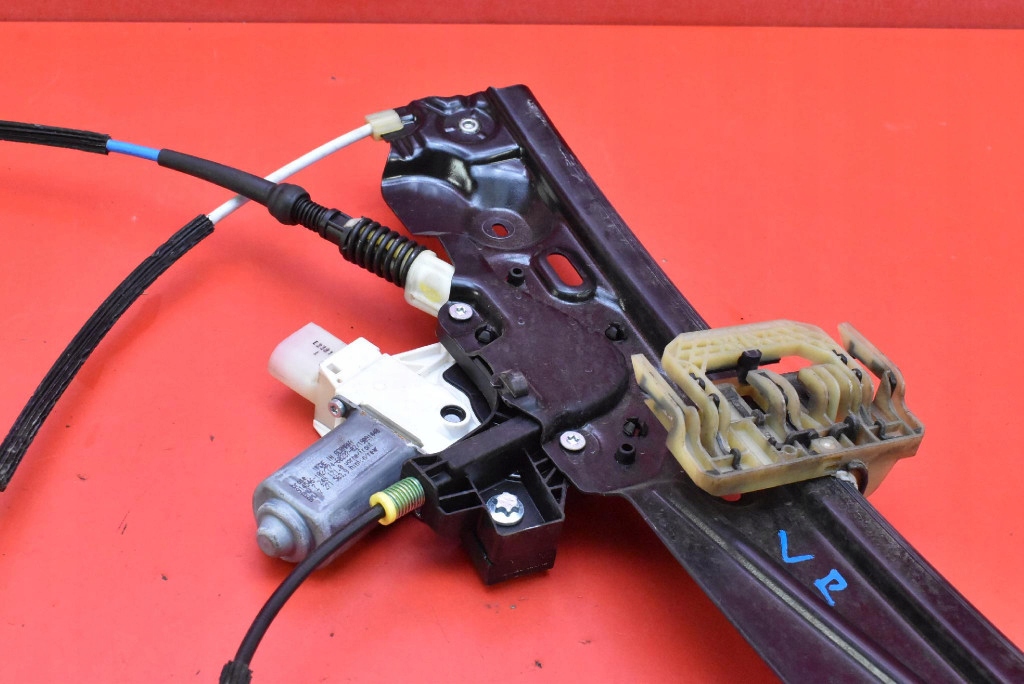 window regulator left front EU 7182111 BMW F10 F11 13-17