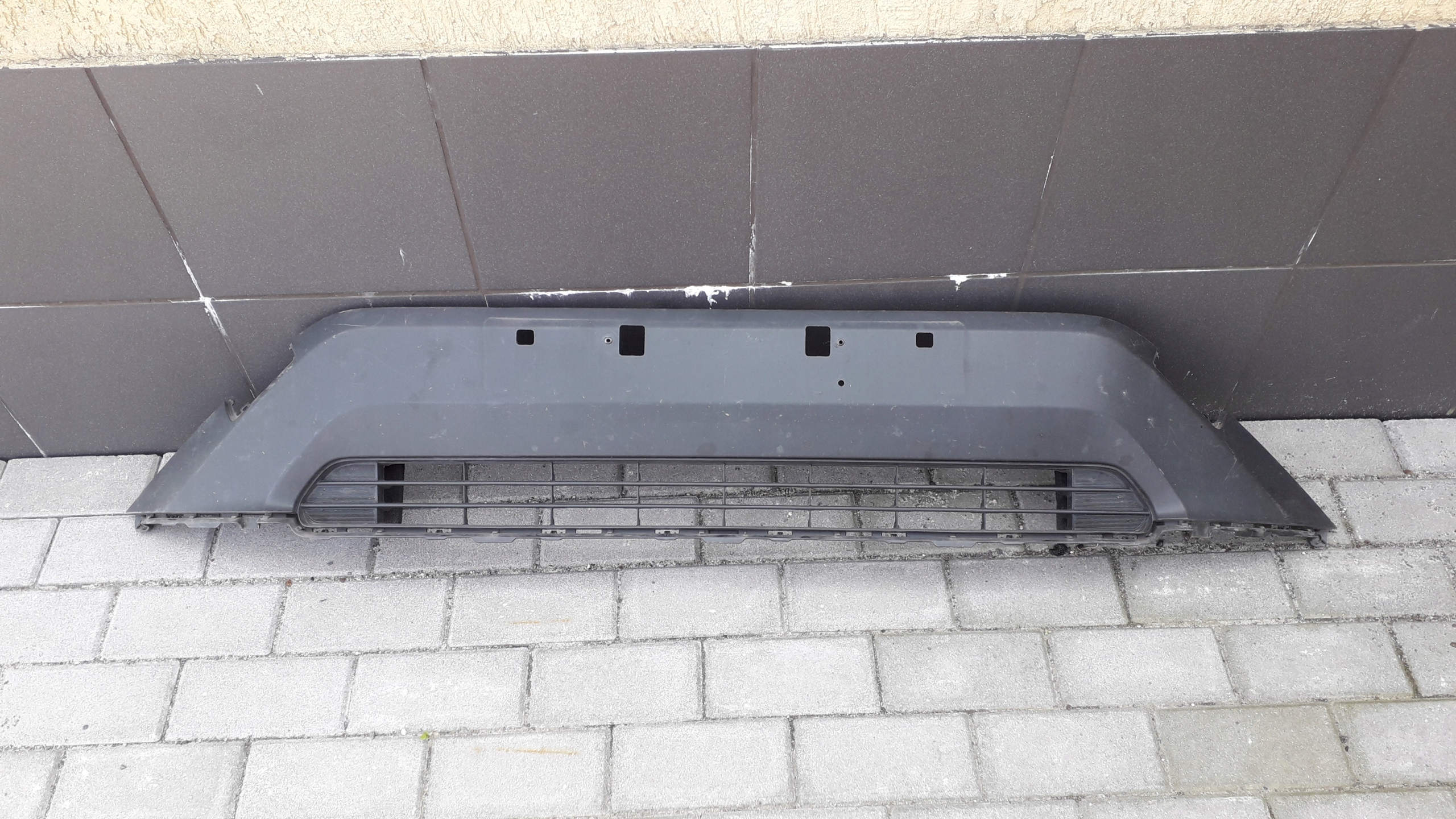 TOYOTA RAV4 19- KRATKA ZDERZAKA ŚRODKOWA PRZÓD