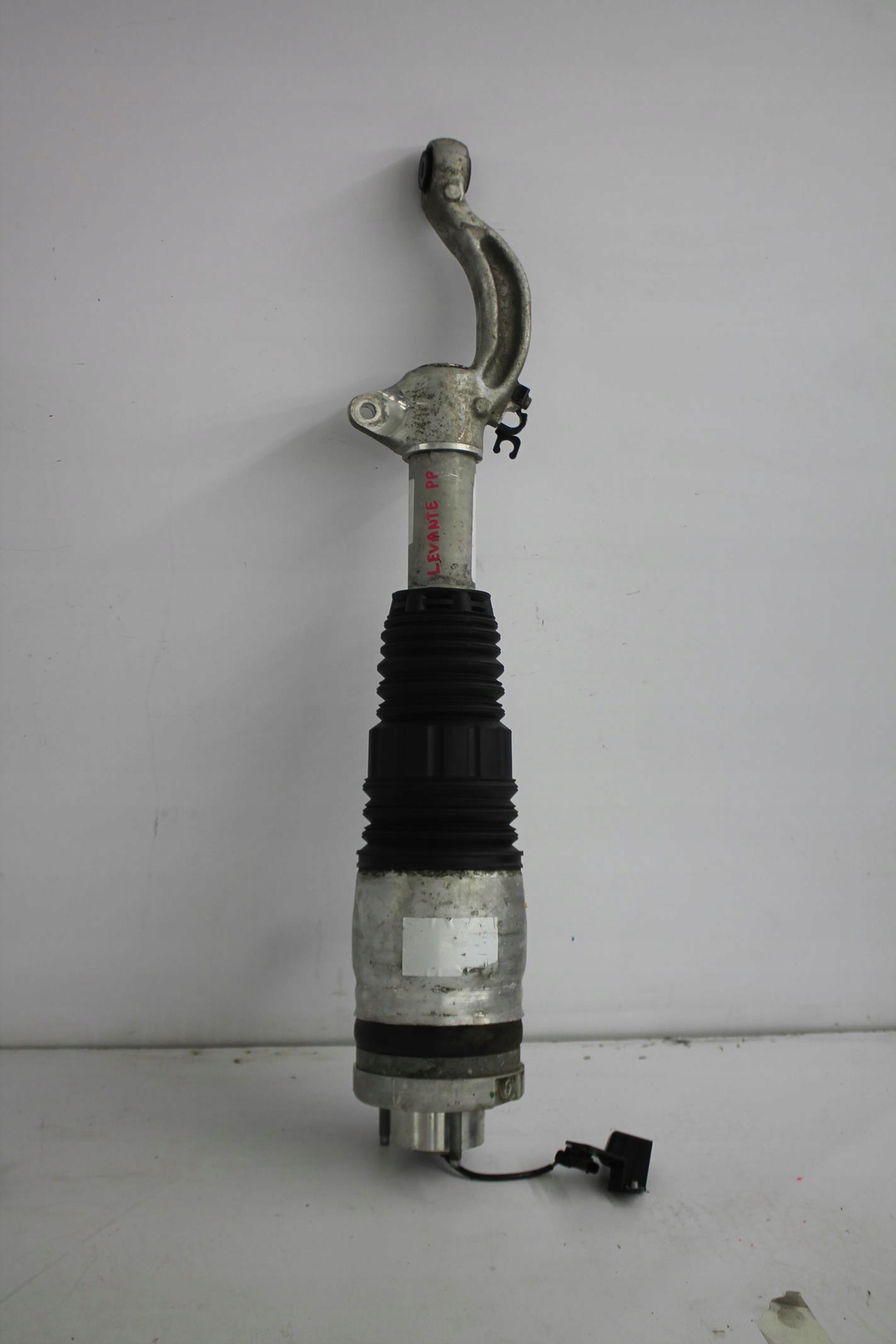 shock absorber right front MASERATI LEVANTE 16