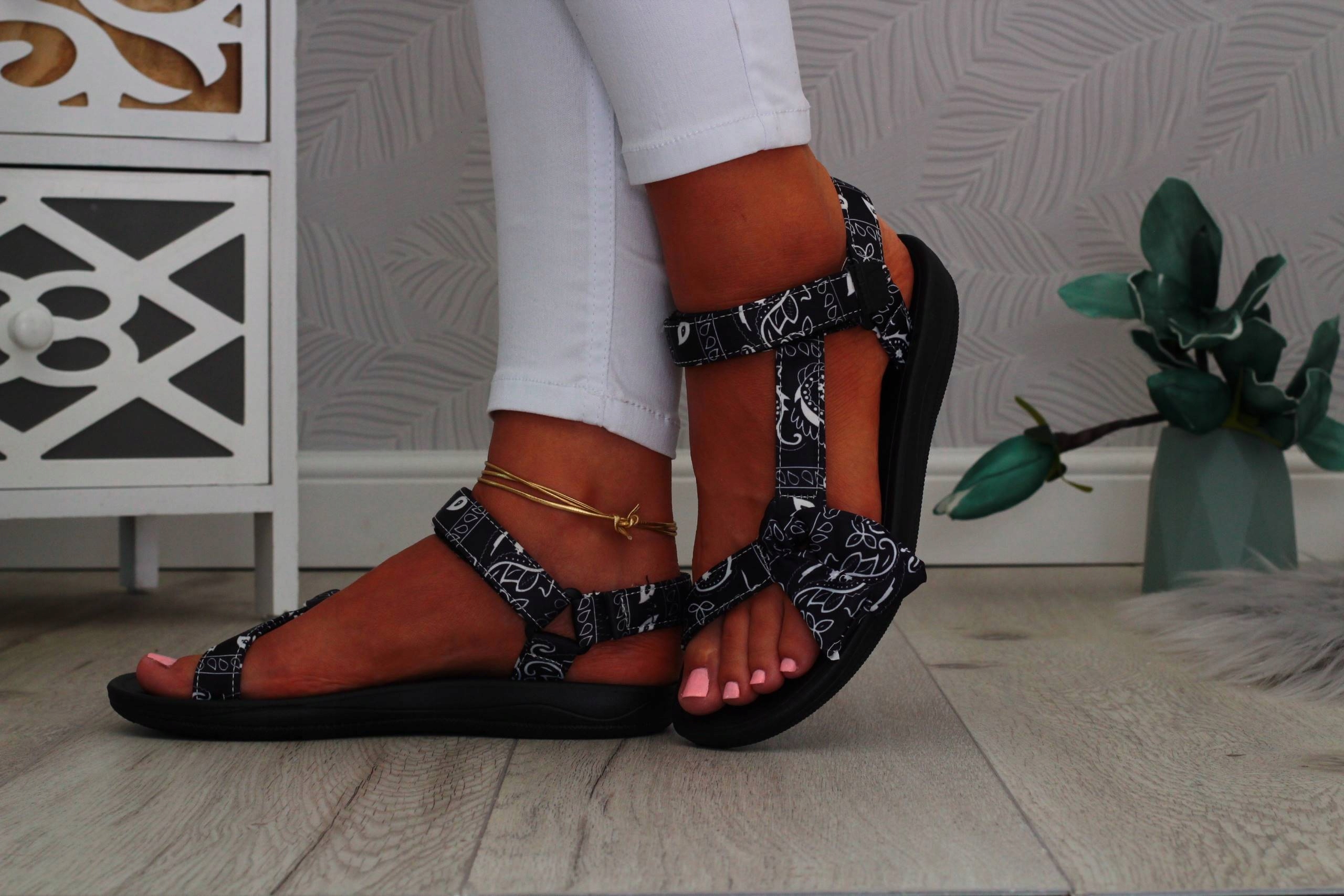 SANDAŁY DAMSKIE SPORTOWE NA RZEP Długość wkładki 24 cm