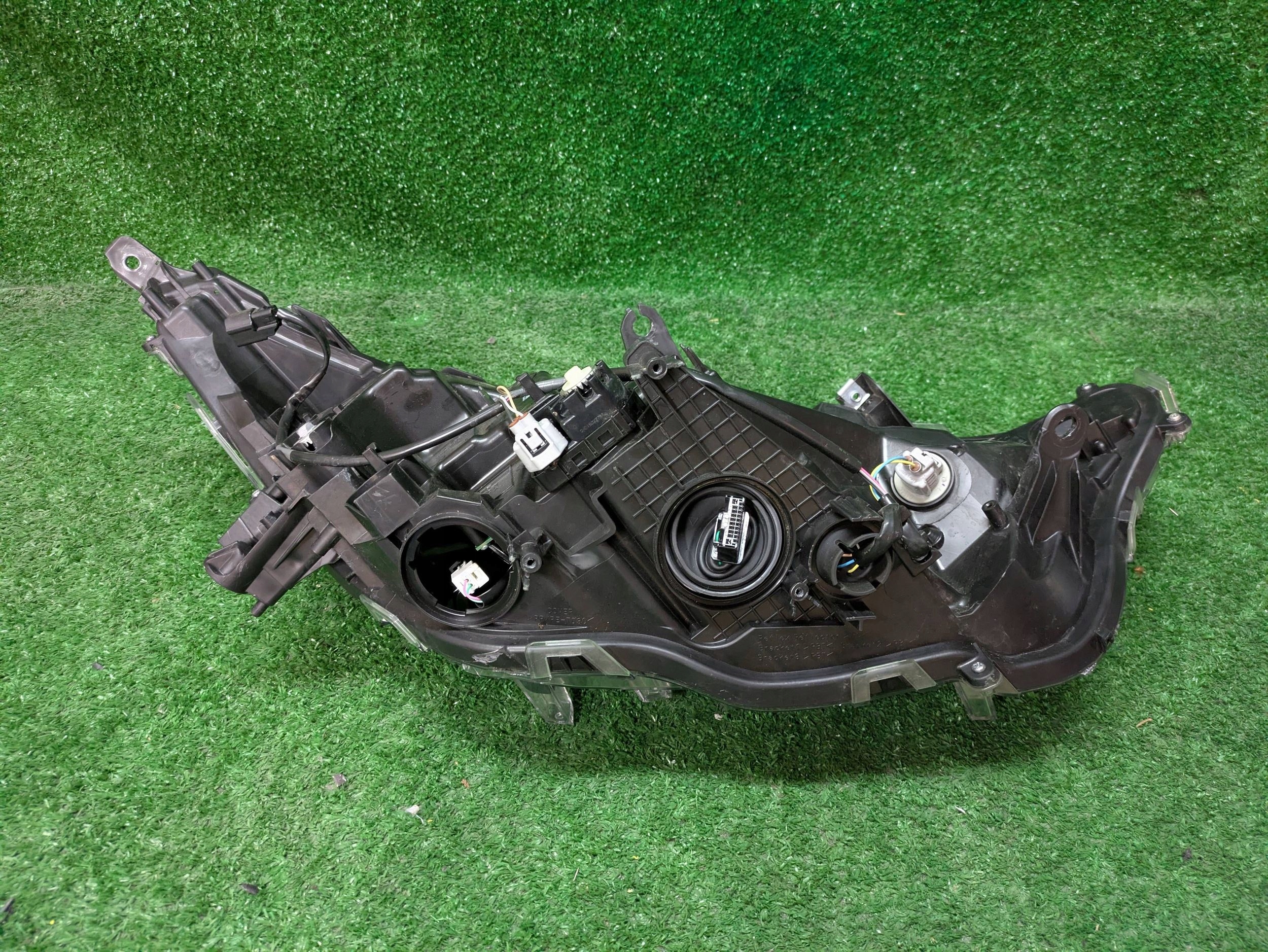 REFLEKTOR left front TOYOTA RAV4 V 18- FULL LED NR.R1070