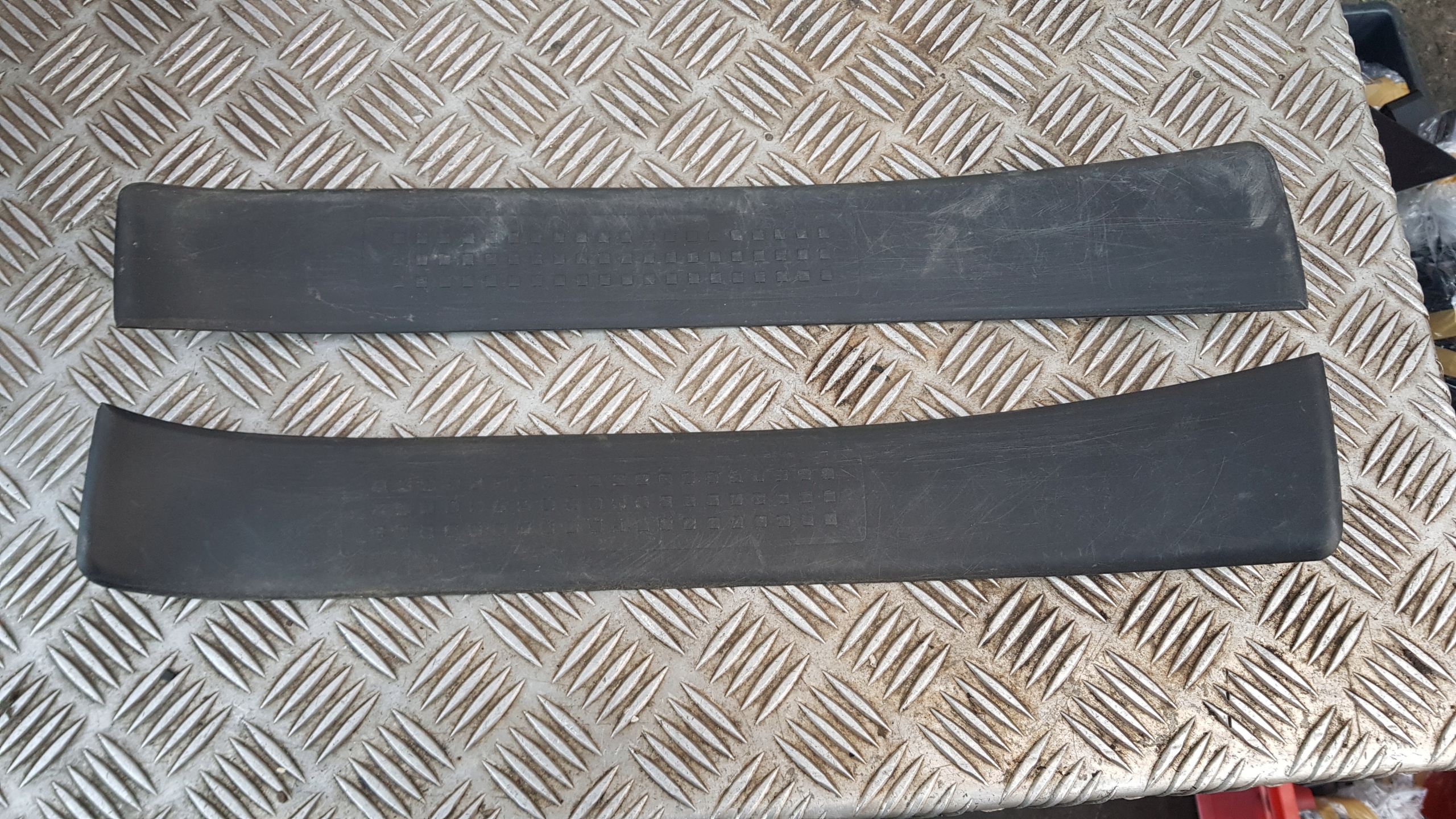 AUDI A4 B6 moulding threshold cover of the threshold rear part 8E0853376