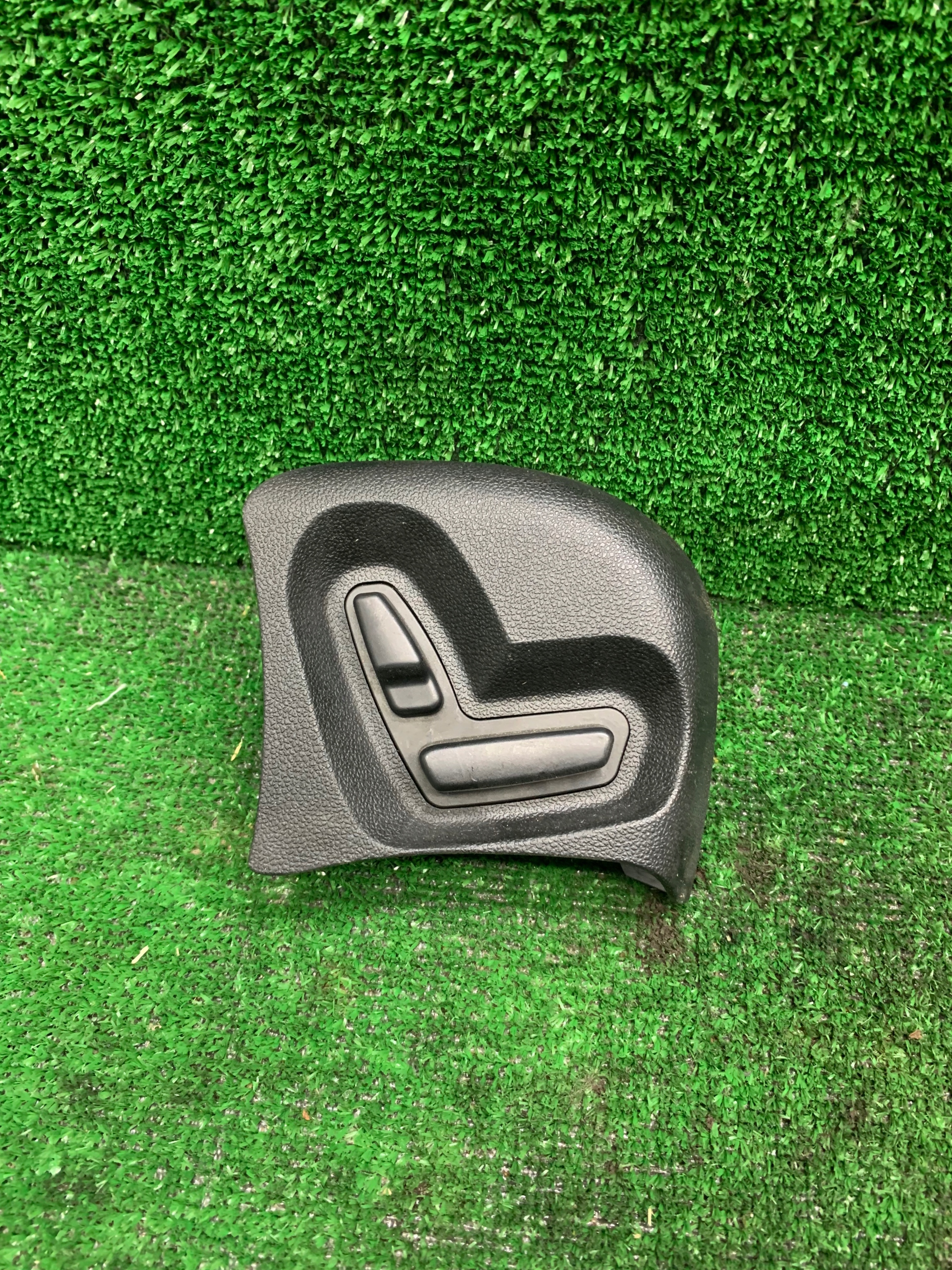 PRZEŁĄCZNIK PANEL STEROWANIA FOTELA LEWY PRZÓD MERCEDES W211 2118701110