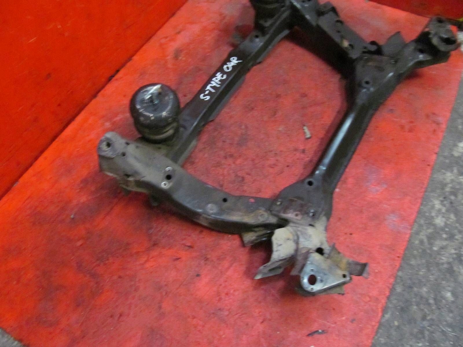 JAGUAR S-TYPE II X200 2.7 D AJD axle beam subframe TRAWERS axle beam front