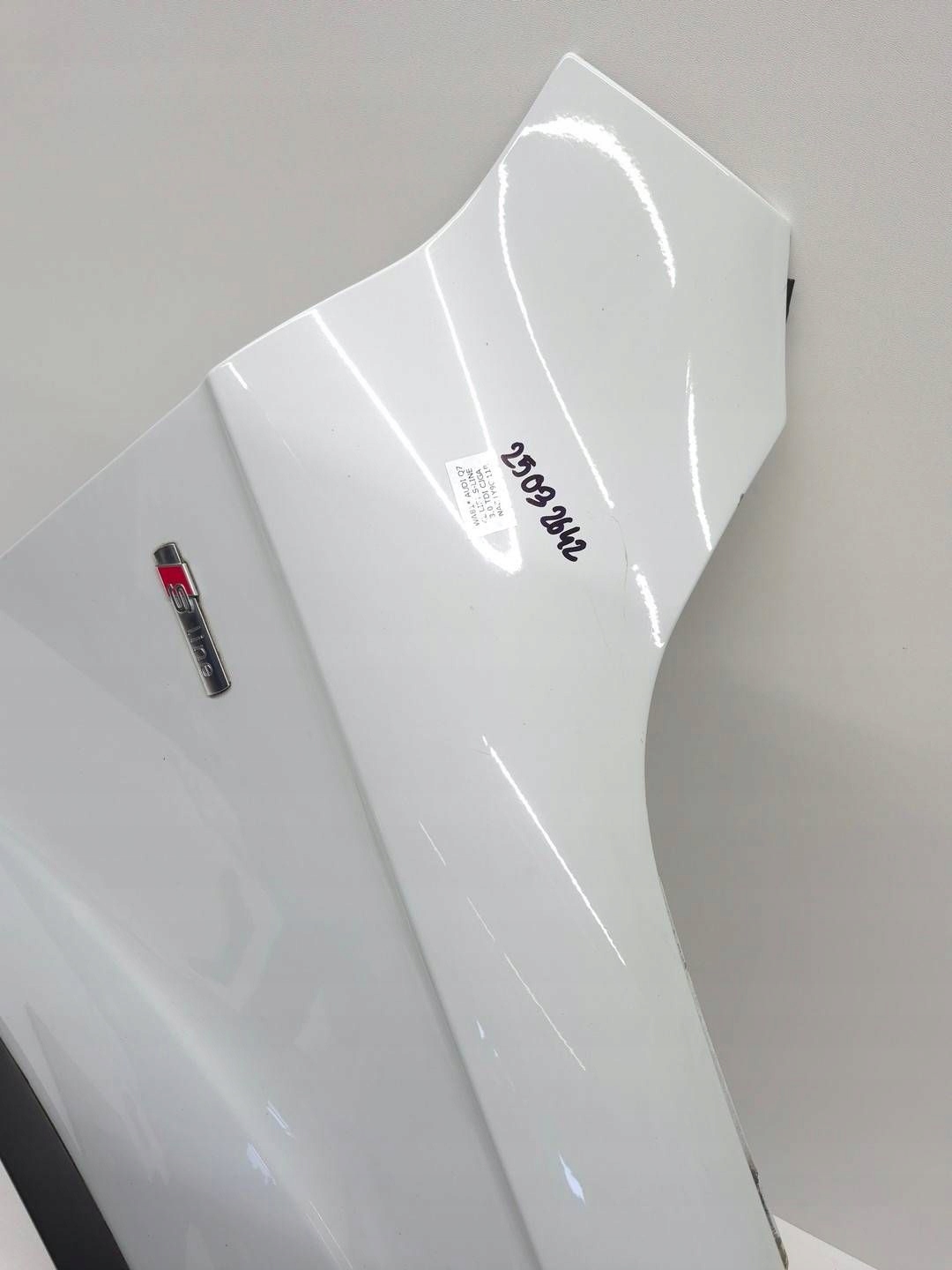 fender right front front AUDI Q7 4L LIFT S-LINE moulding BIALY LY9C