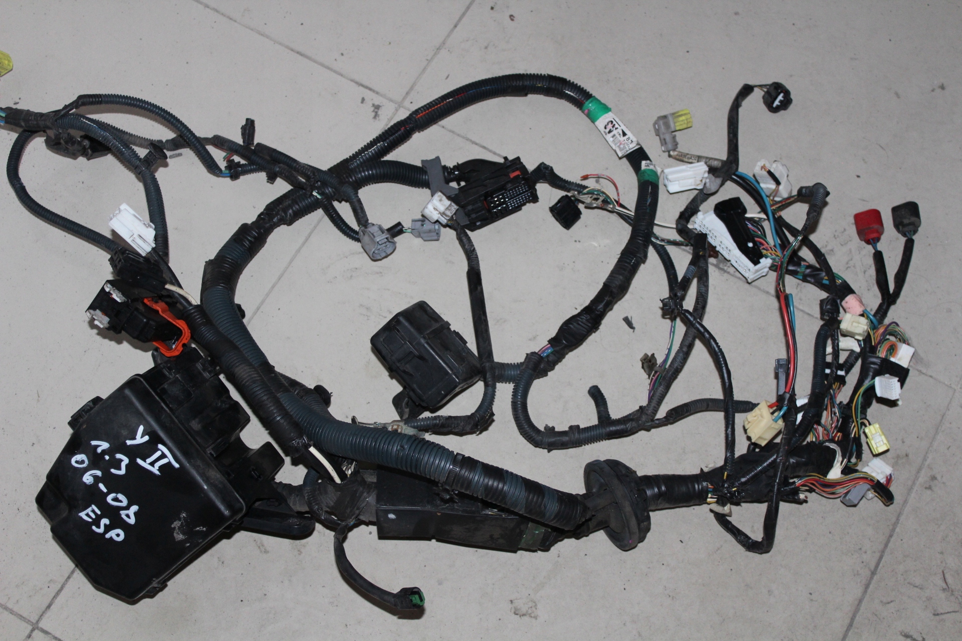 ЖГУТ ПРОВОДОВ МОНТАЖ МОТОРНОГО ОТСЕКА YARIS II 1.3