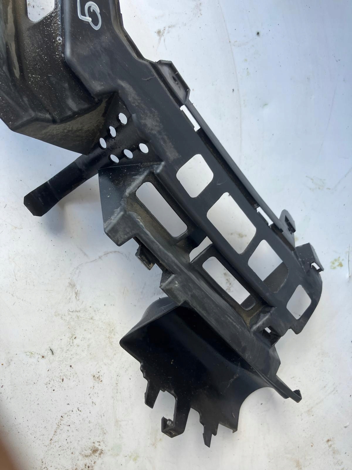 pillar upper support of a bumper C4 PICASSO and 9654198680