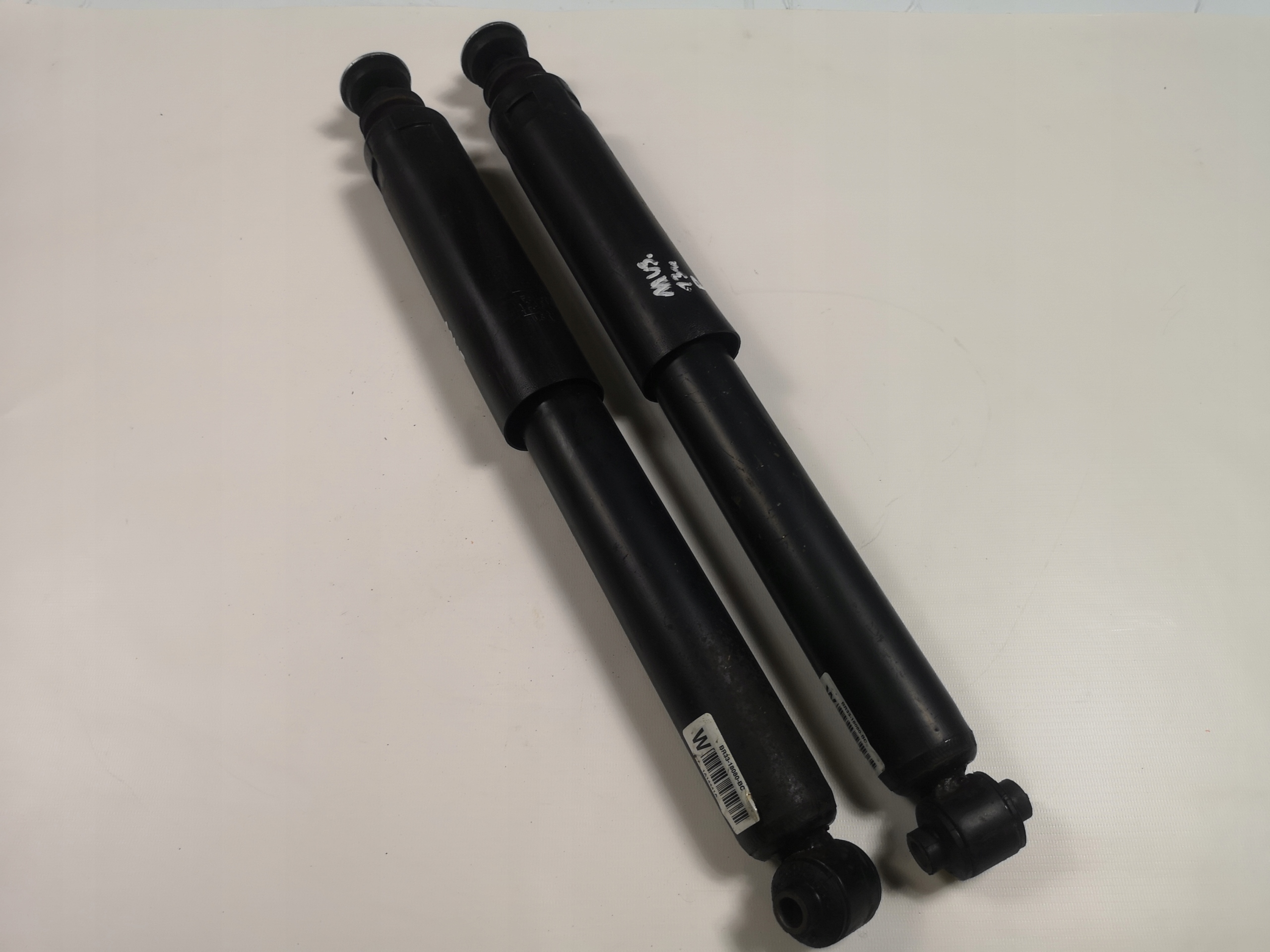 shock absorber left right rear part Ford Mustang GT 05-14