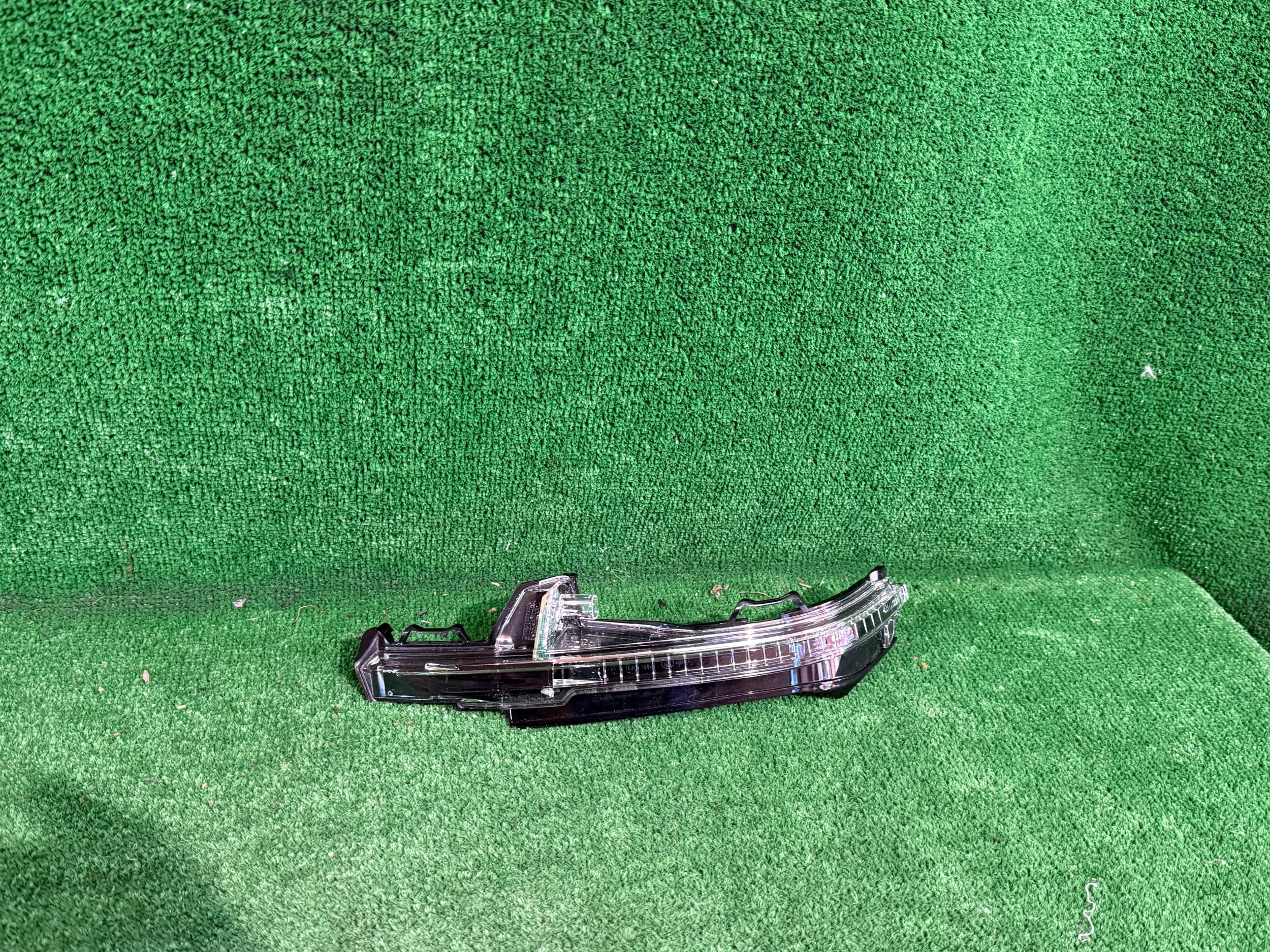 indicator left mirrors of left AUDI Q7 4M0