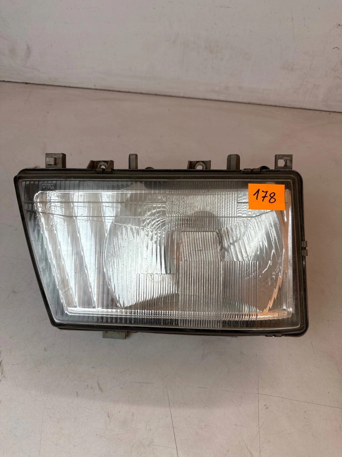 light front front right Mitsubishi Fuso UK Anglik