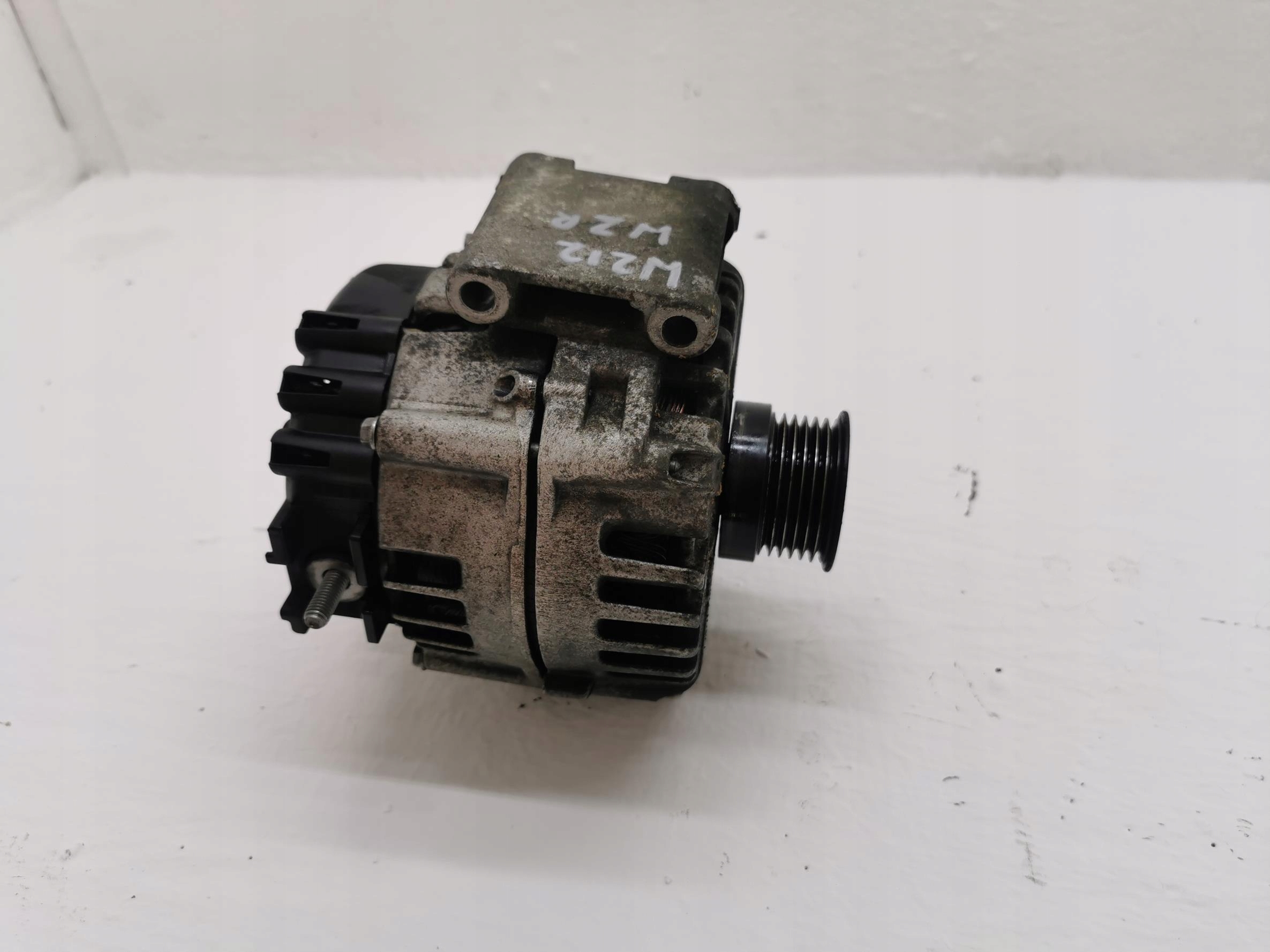 ALTERNATOR MERCEDES E-KLASA W212 A0009067900 180A