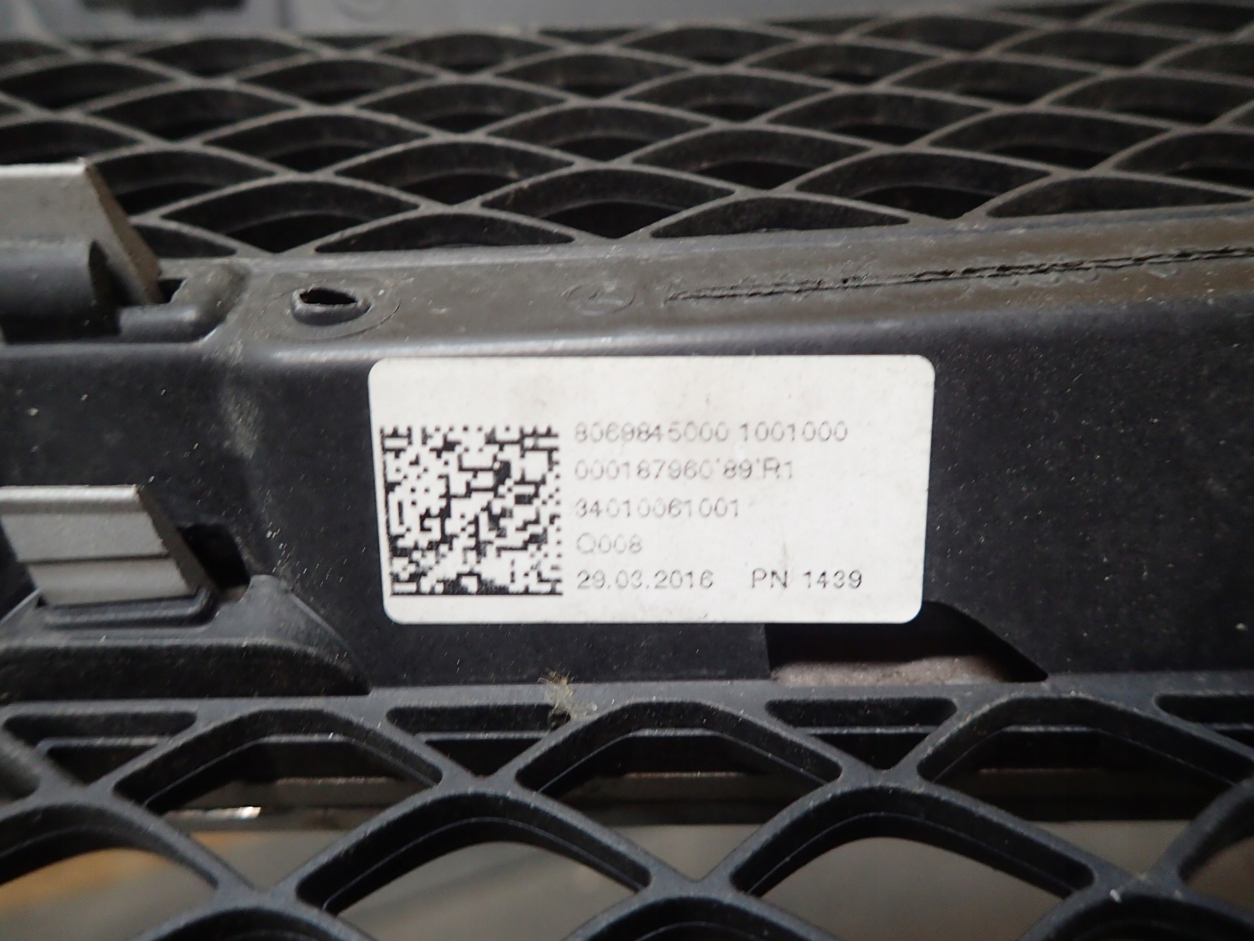 front prekladgrill MERCEDES C class W205 A2058800183