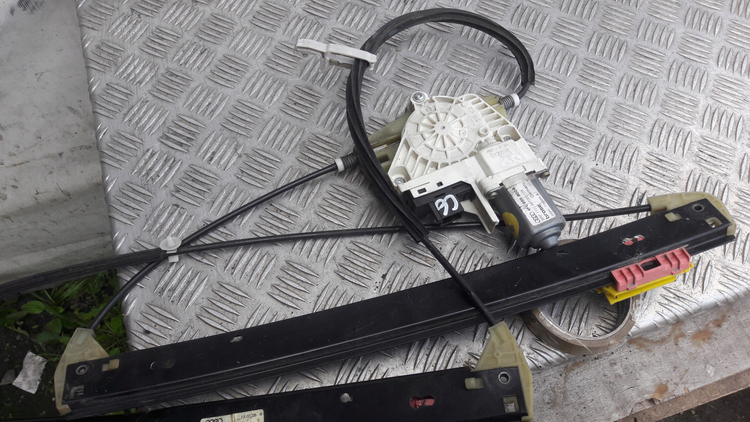 AUDI A6 c6 window regulator right front SILNICZK 4f0959802b