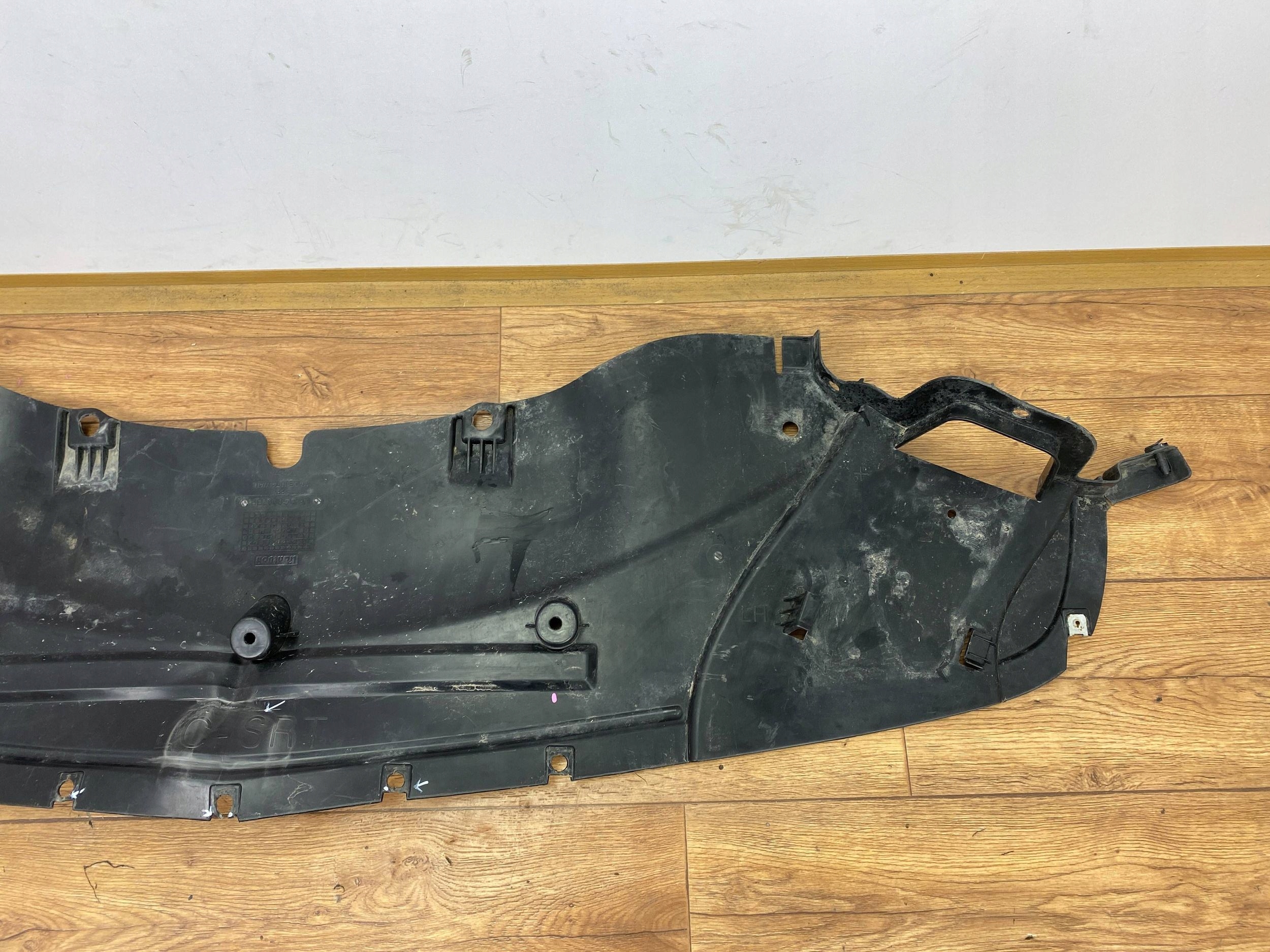 cover below engine of a bumper Dodge Challenger 2015+