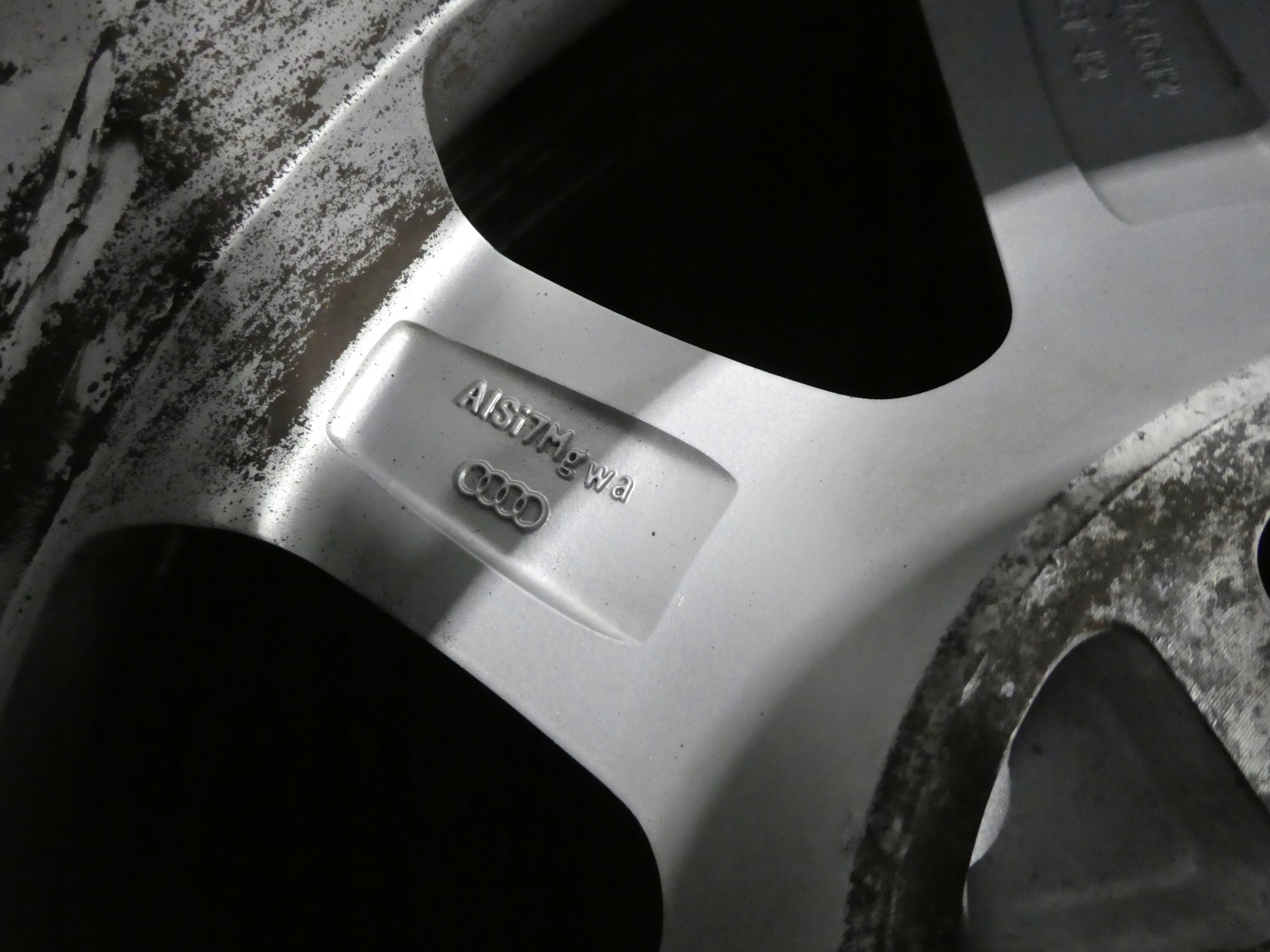 1X disk hliníkový disk AUDI 4F0071496