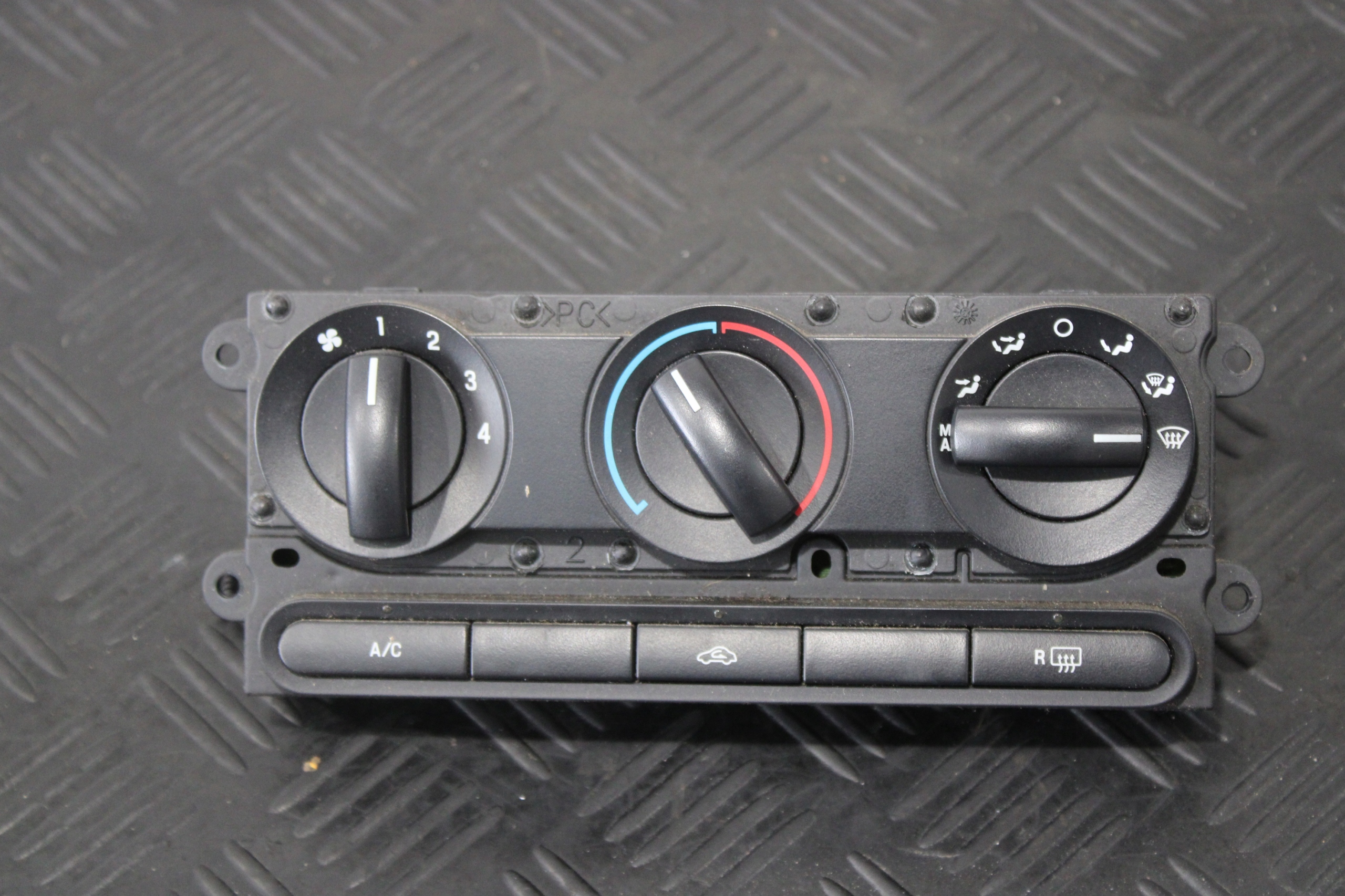 PANEL klimatizaci FORD MUSTANG V 5