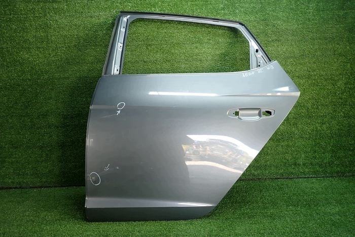 SEAT LEON III HB ajtó bal hátsó hátsó