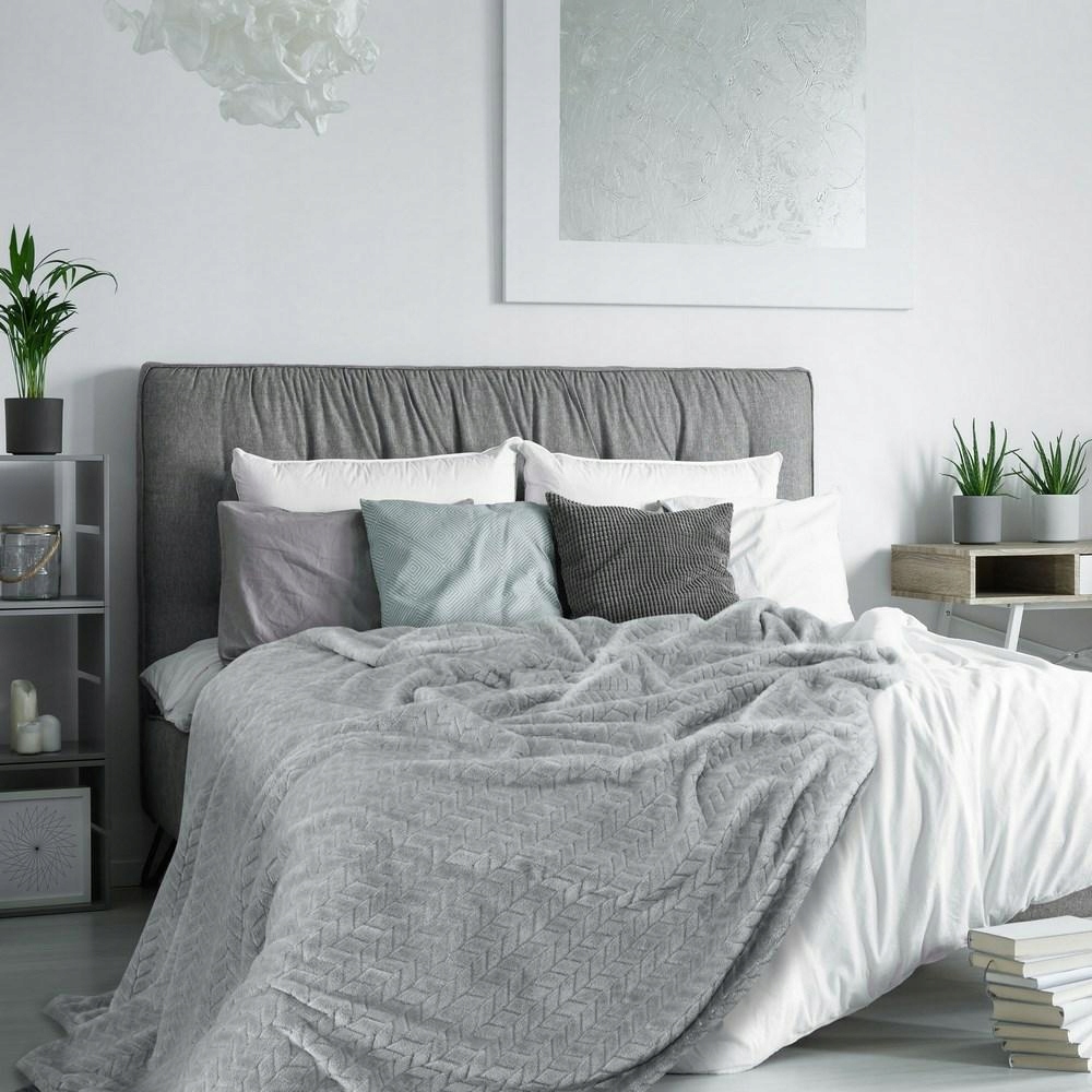 Deka z mikrovlákna 220x200 Cindy stříbrná