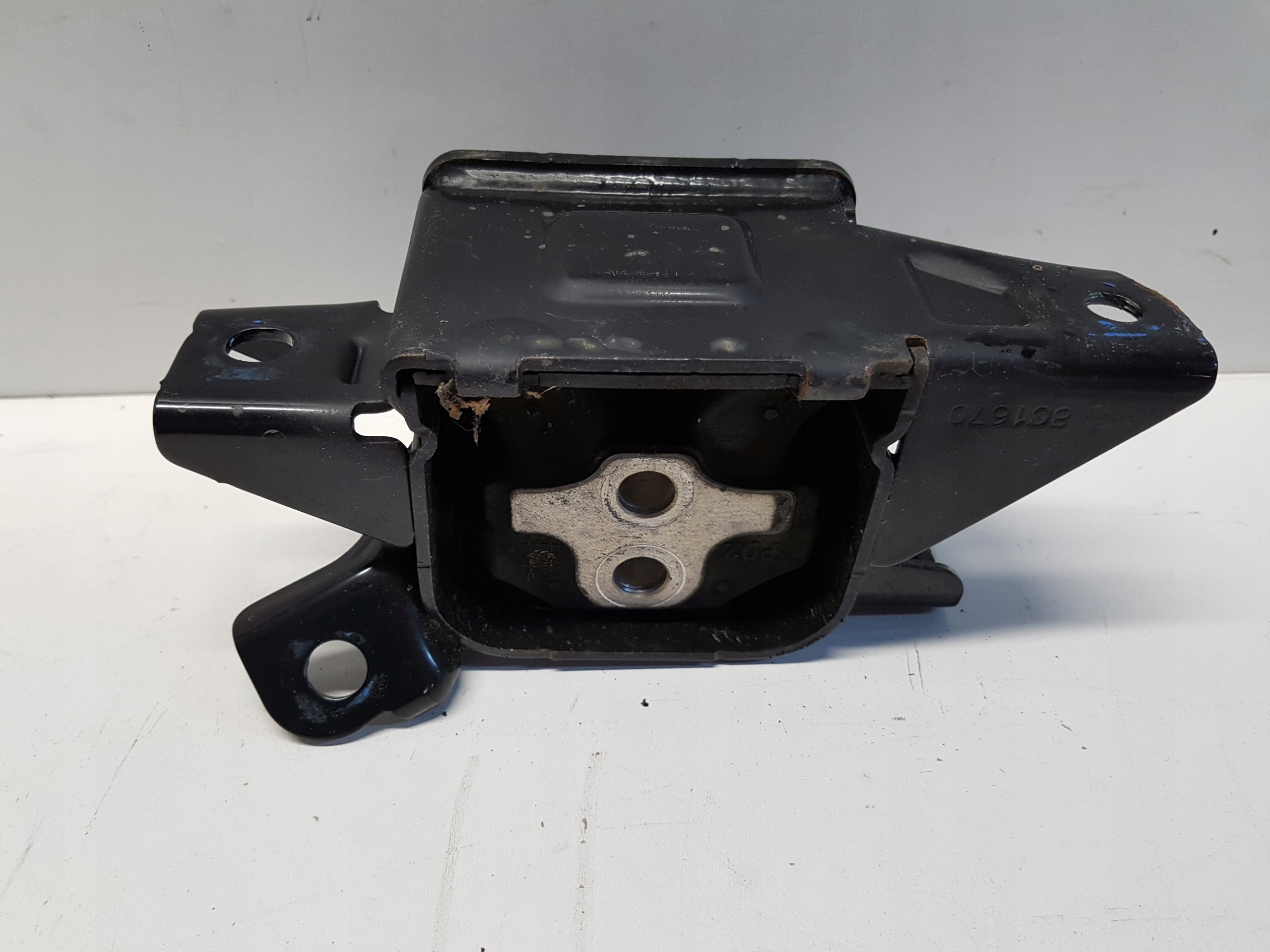 KIA CEED III 1.4 T-GDI gearbox mount